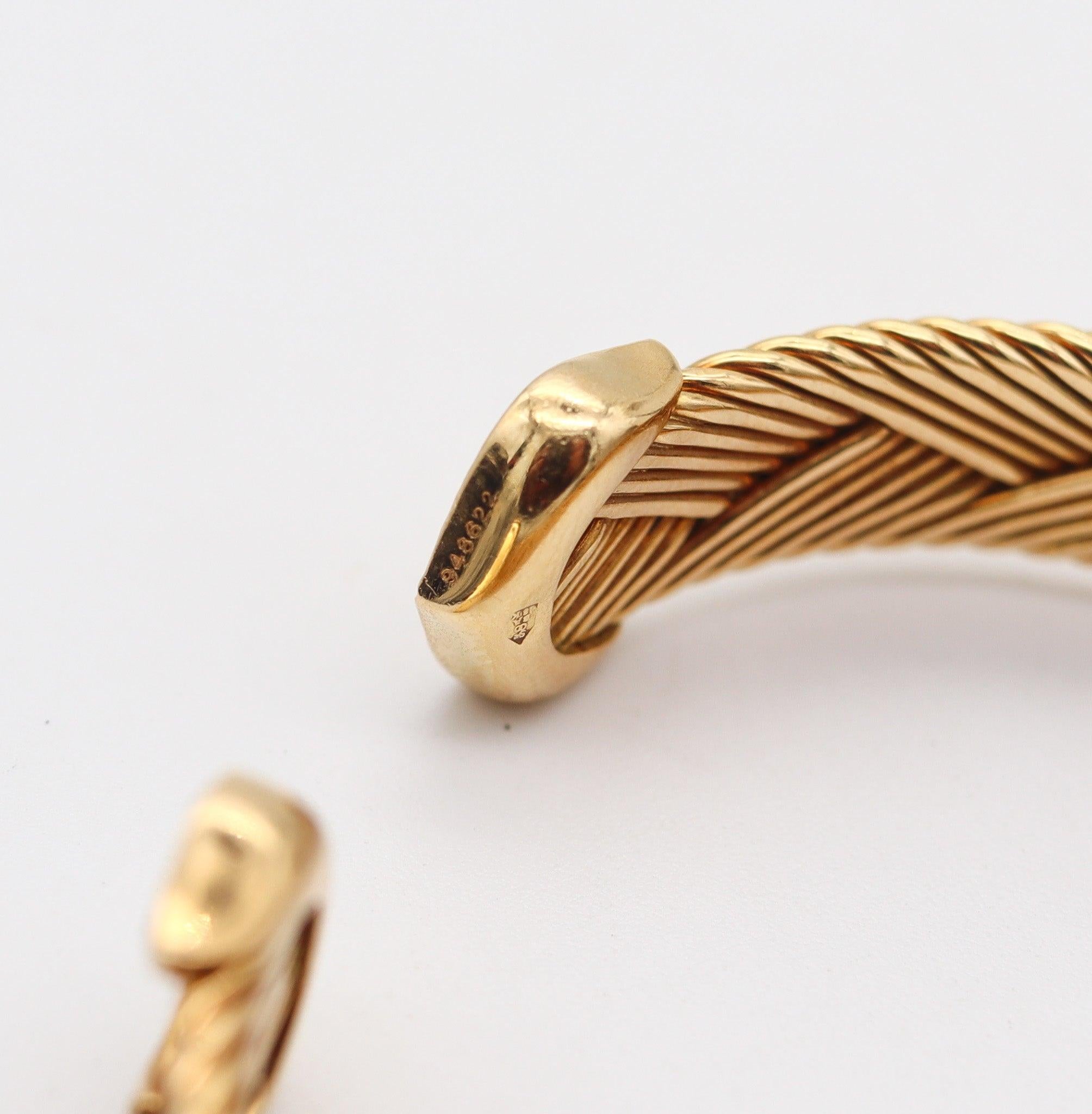 CARTIER Paris Bracelet manchette double manchette tissée en or jaune 18 carats avec diamants VS en vente 2