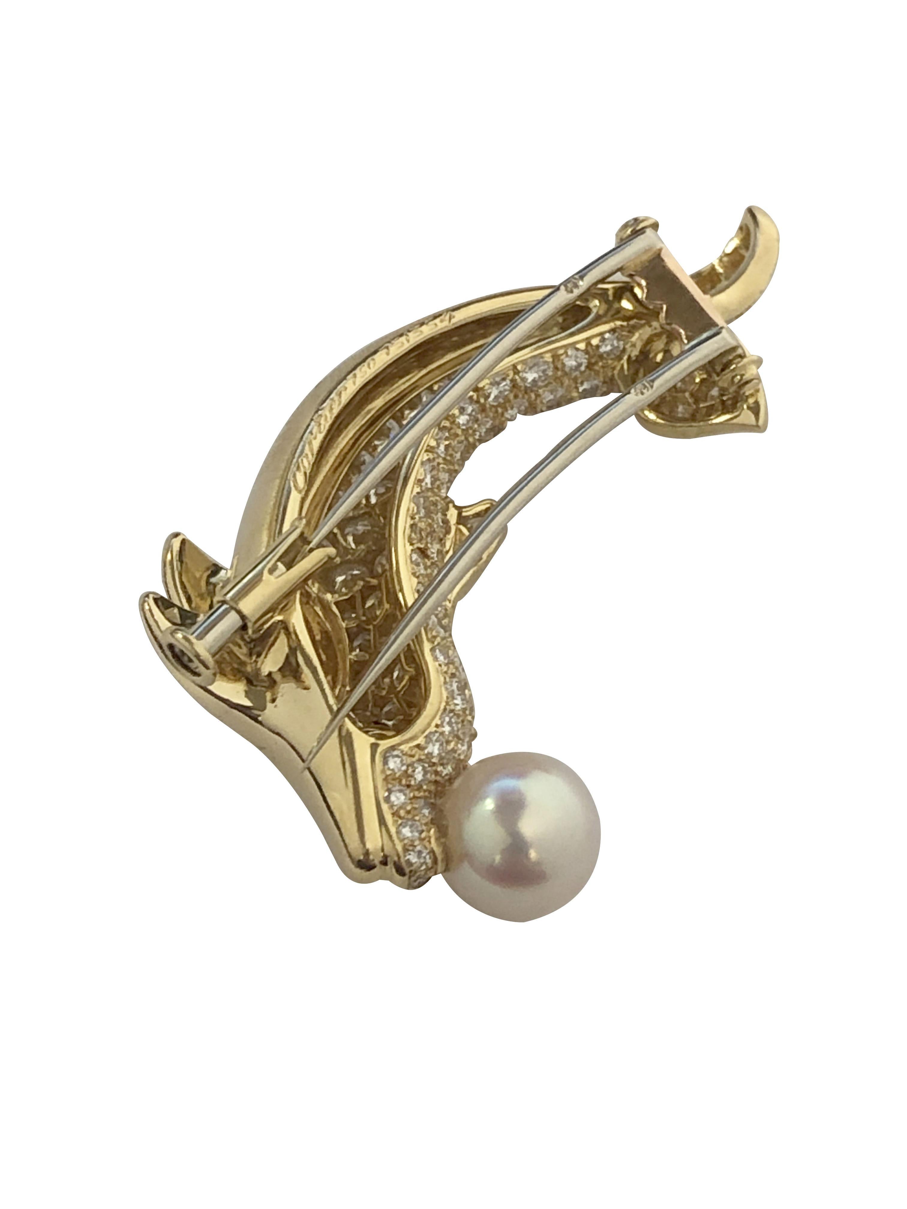 Cartier Paris Yellow Gold and Diamond Dolphin clip Brooch  In Excellent Condition For Sale In Chicago, IL