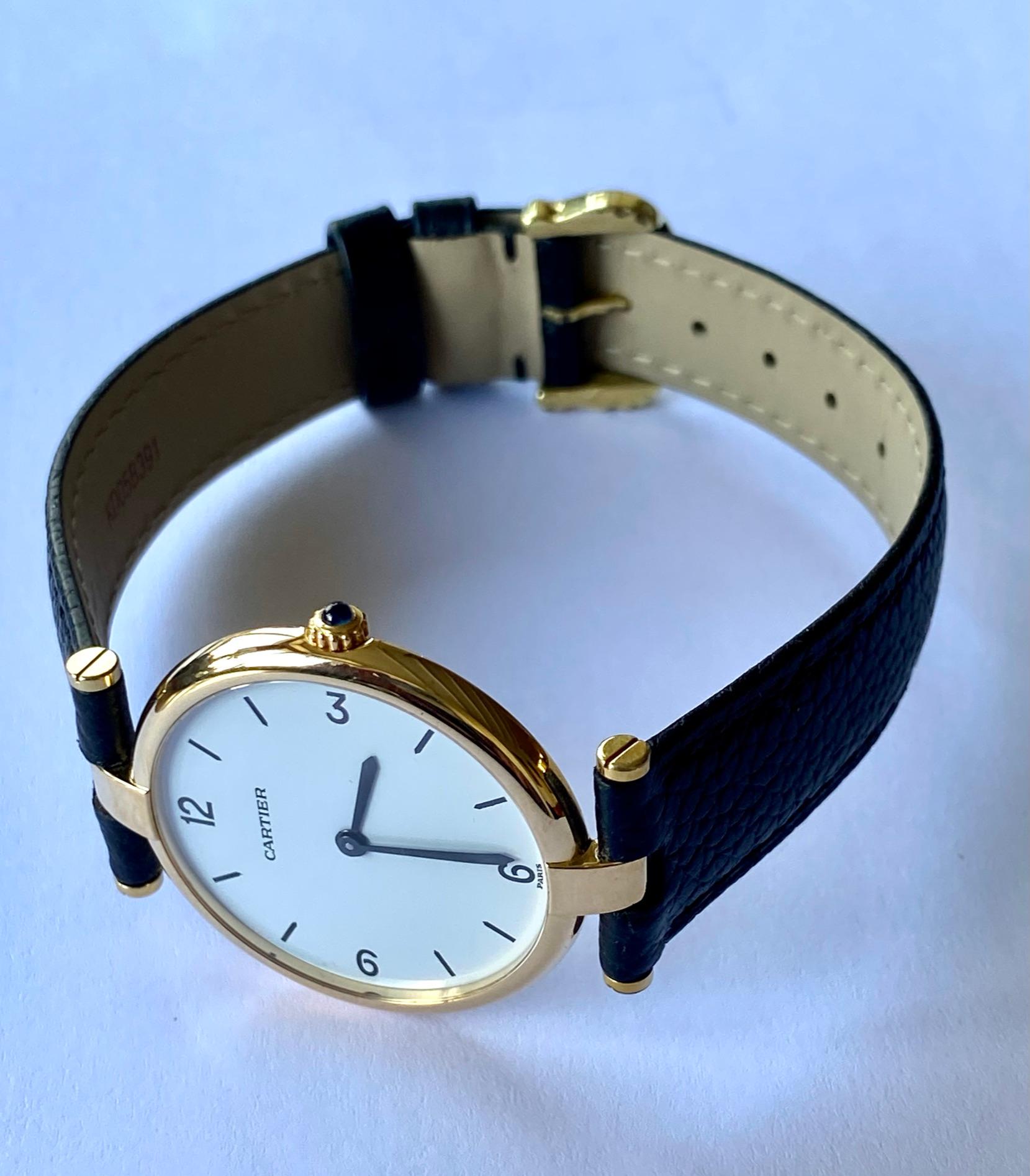 Cartier Paris, Gelbgolduhr, Modell: Vendme Großes Modell Nr. 81001 im Zustand „Hervorragend“ in Heerlen, NL