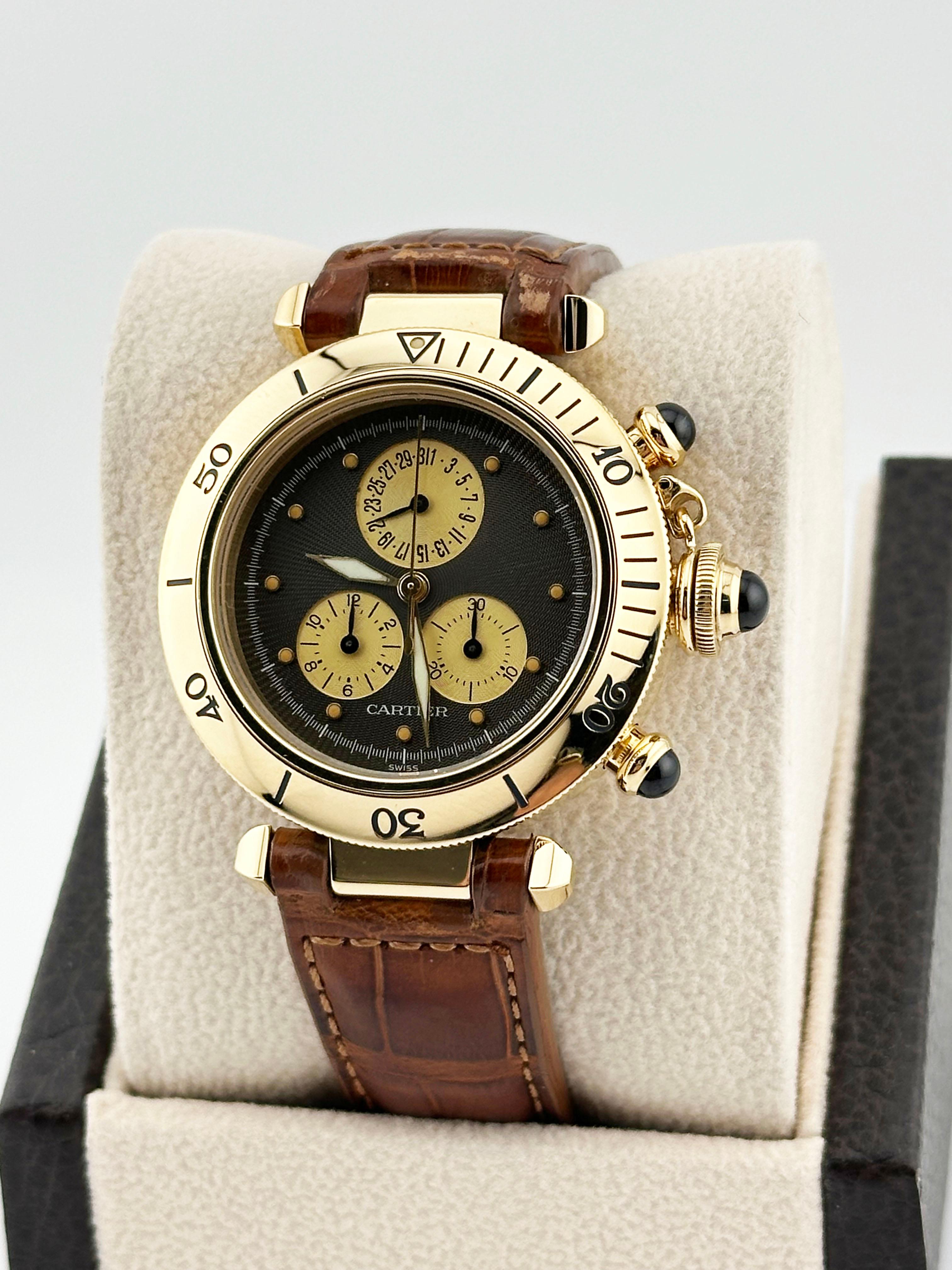 Cartier Pasha 1353 Cronógrafo Esfera Gris Oro Amarillo 18K Correa de Piel 35mm en Excelente estado para la venta en San Diego, CA