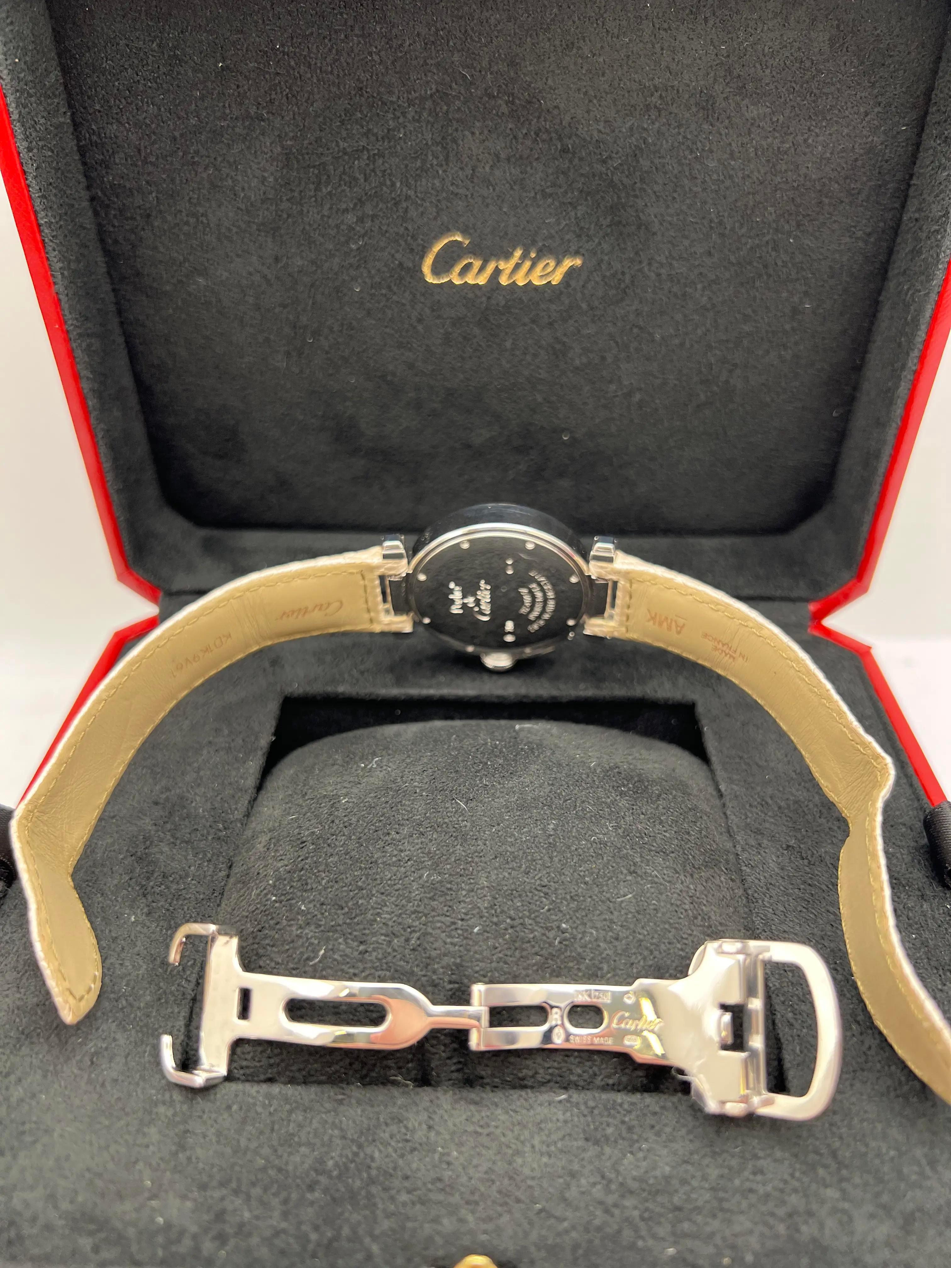 Cartier Montre Pasha 32 mm en or blanc 18 carats avec cadran MOP et diamants d'usine WJ123221 en vente 6