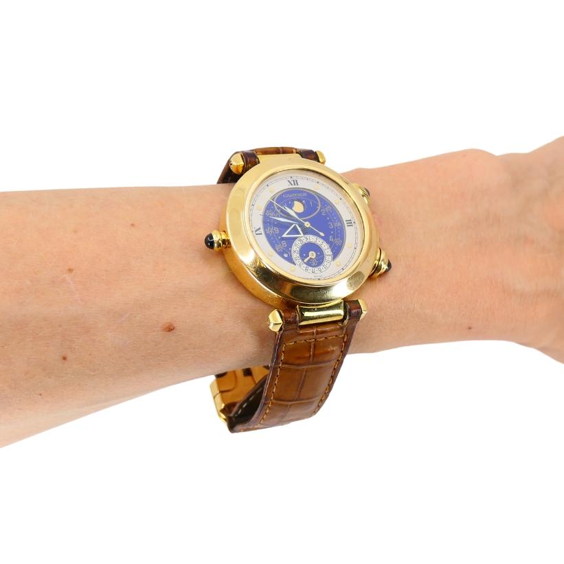 Cartier Pasha Alarm Moonphase Wristwatch 18k Gold c. 1987 For Sale 5