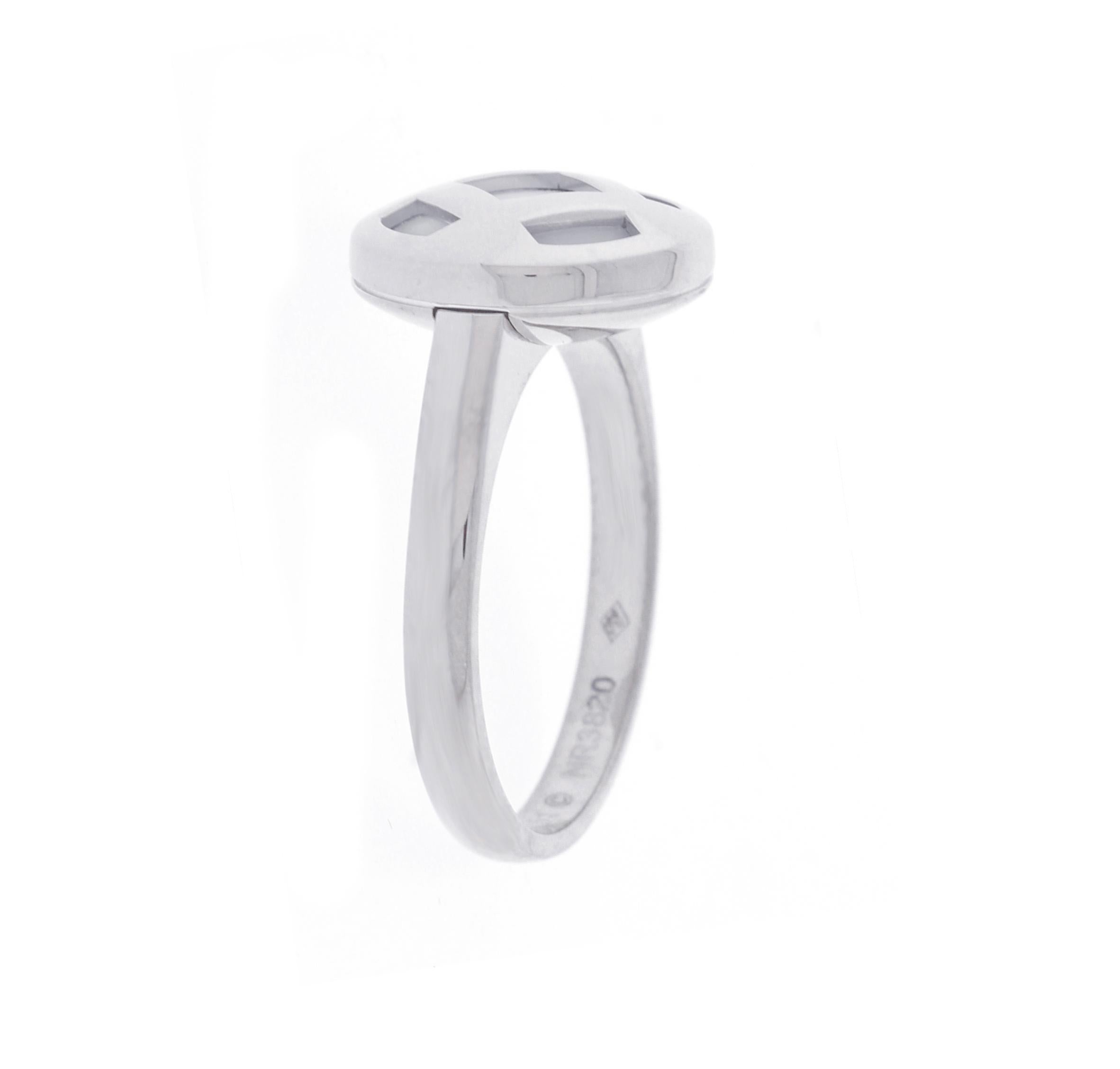 Form Cartier's Pasha collection white gold mother of pearl pasha ring.
♦ Designer: Cartier
♦ Metal: 18 karat
♦ Circa 1990s
♦ top section 11.7mm
♦ 6.9 grams
♦ Packaging: Cartier pouch
♦ Condition: Excellent , pre-owned
♦ Price: Based on the market,