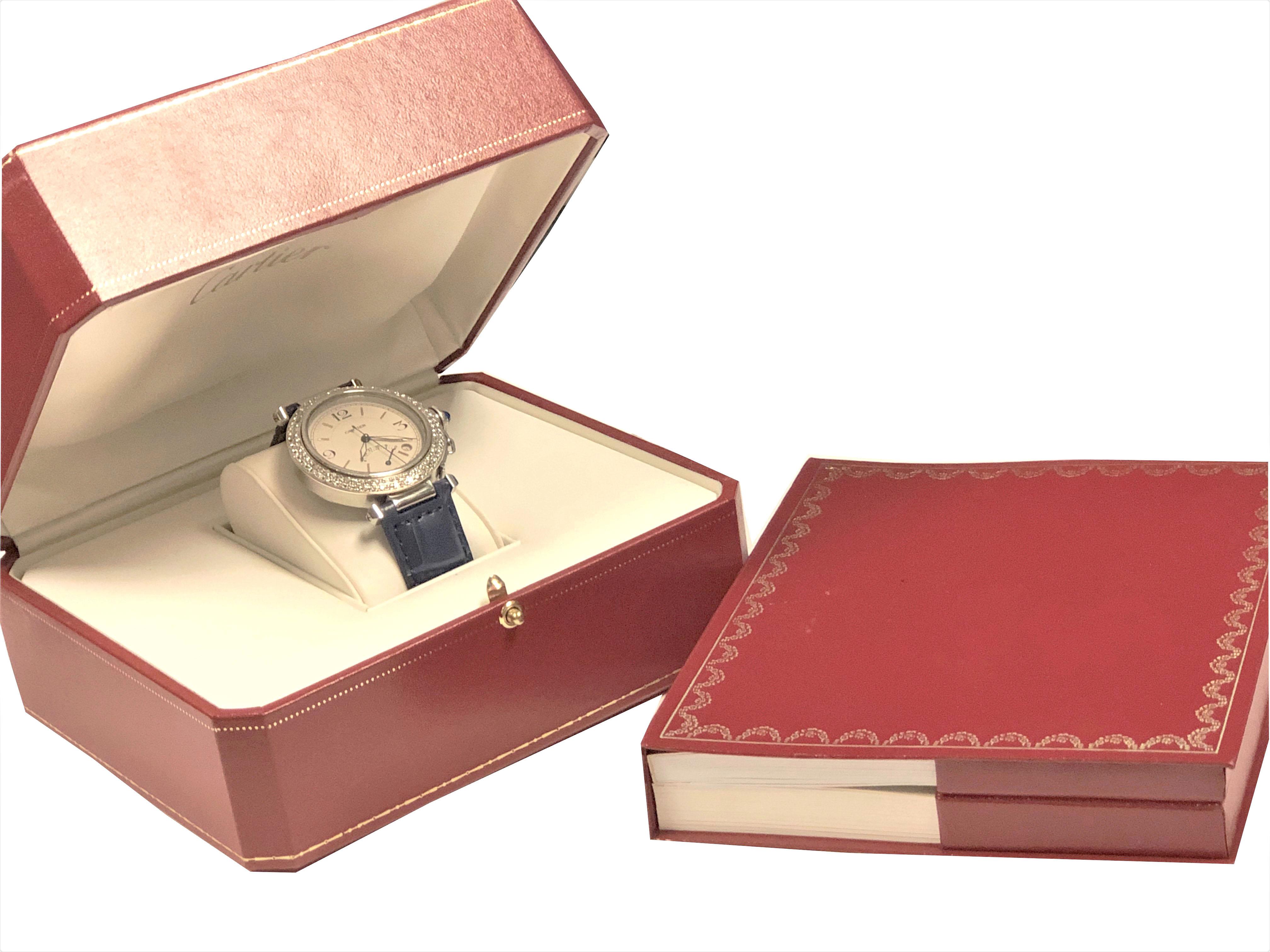 Montre Cartier Pasha automatique à lunette en acier et diamants avec réserve de marche en vente 1