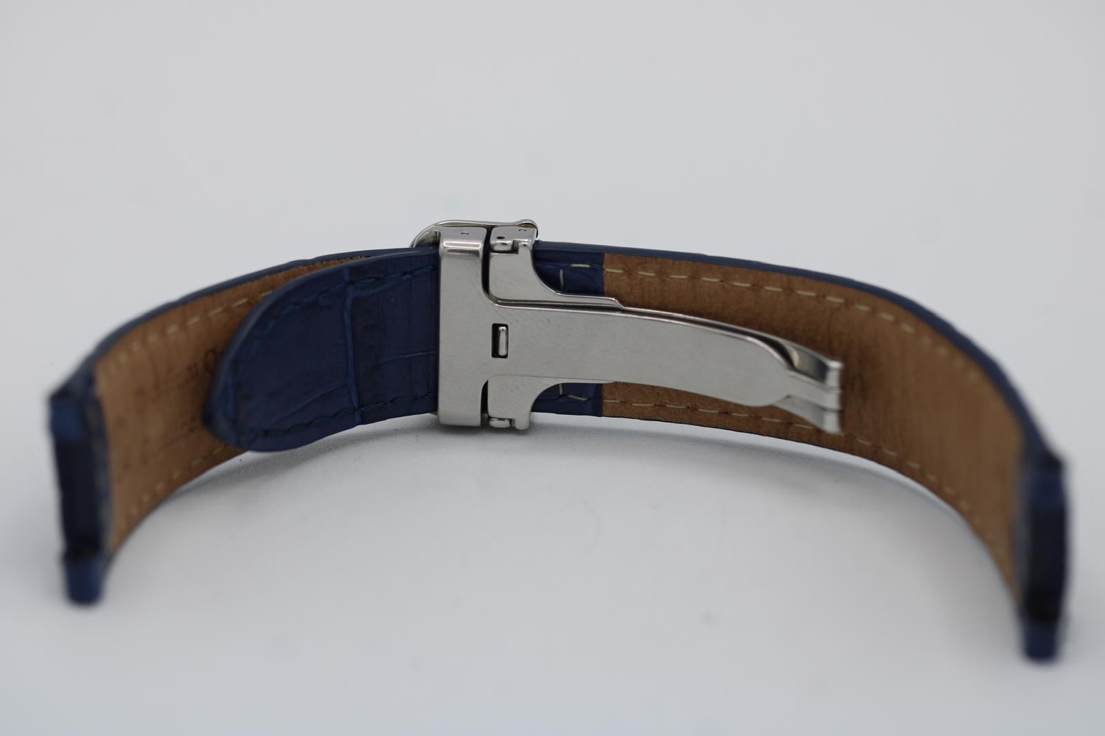 The reference W31005H3 is a rare one, this vintage Cartier Pasha is the larger sized 38mm model that operates from a automatic movement that has just undergone a full service in our workshop. What's more its presented on it's original bracelet along