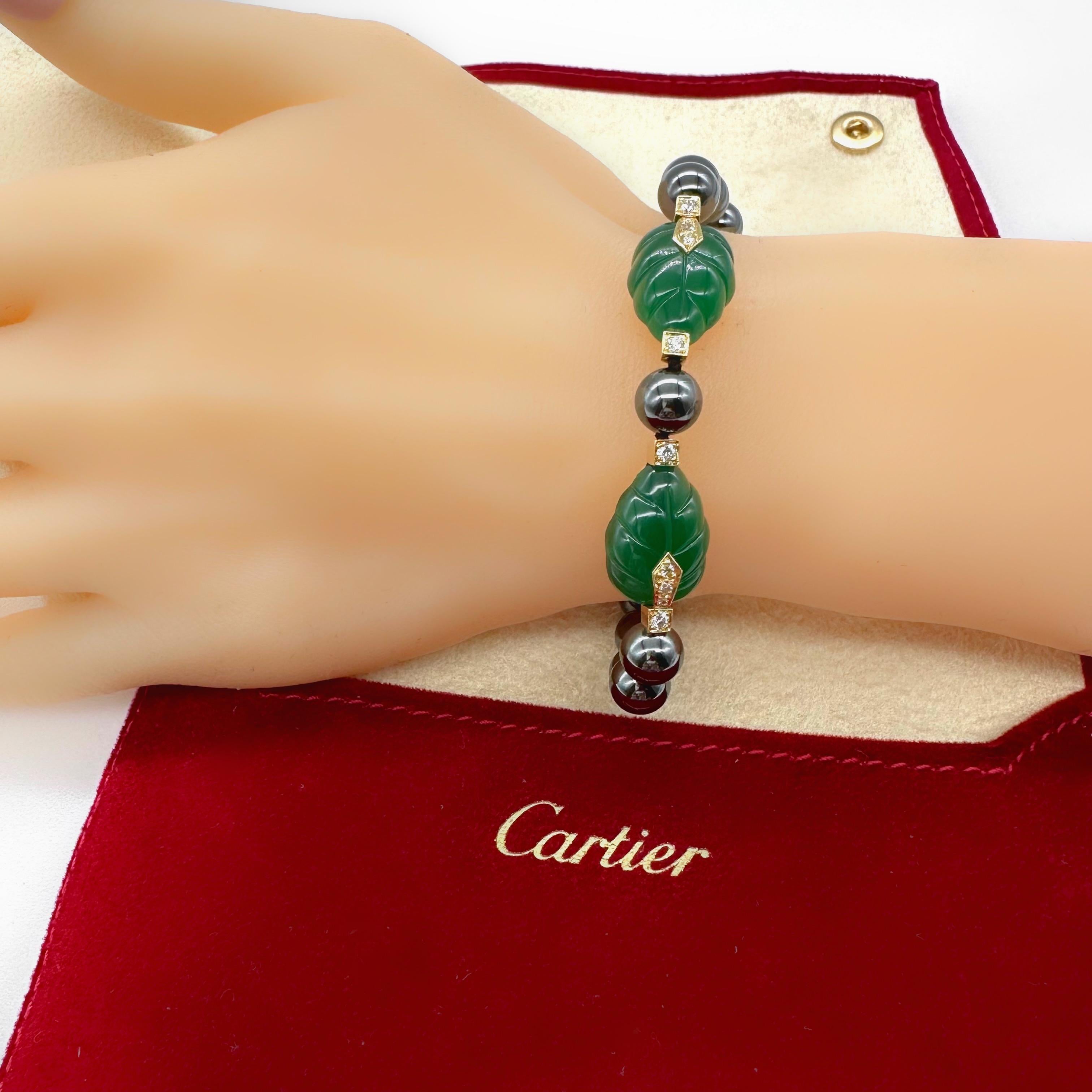 Bracelet Cartier Patiala en perles de hématite avec feuilles de calcédoine vertes sculptées YG Unisexe en vente