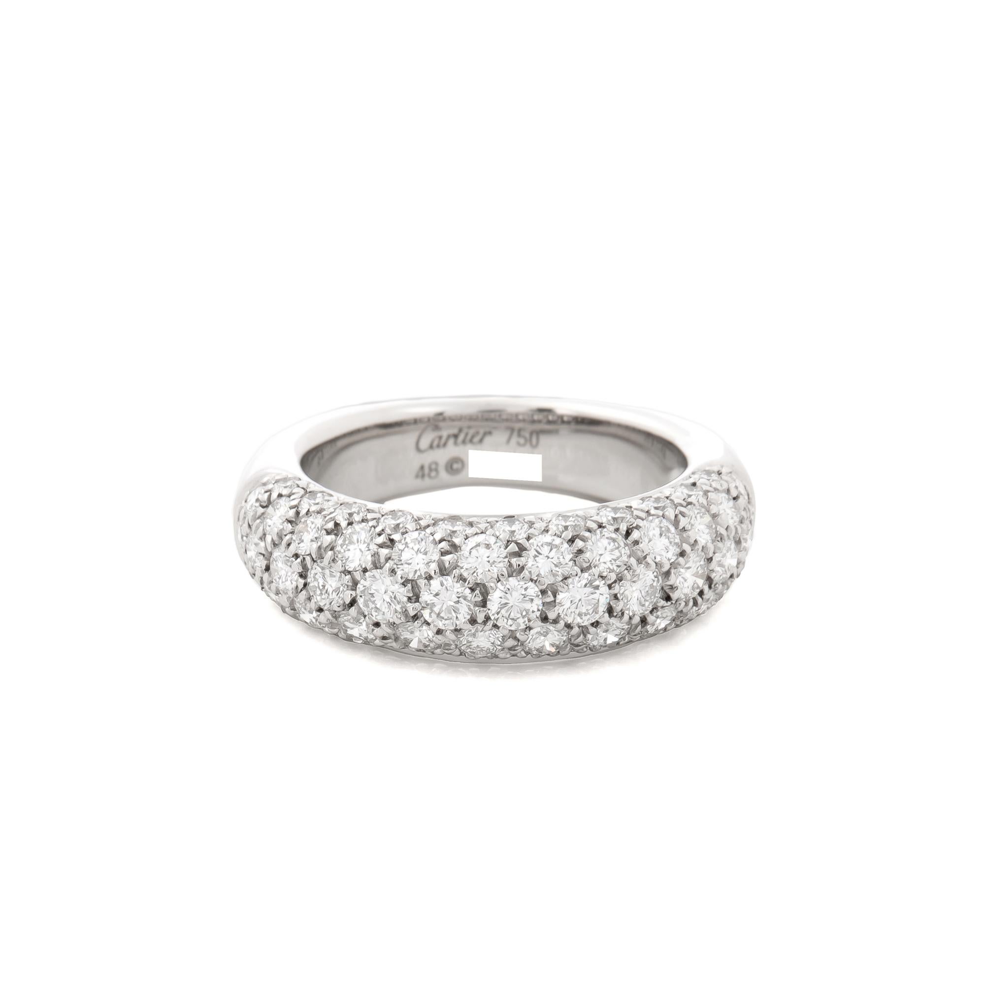 Contemporain Cartier, bague bombée en or blanc 18 carats avec diamants pavés en vente