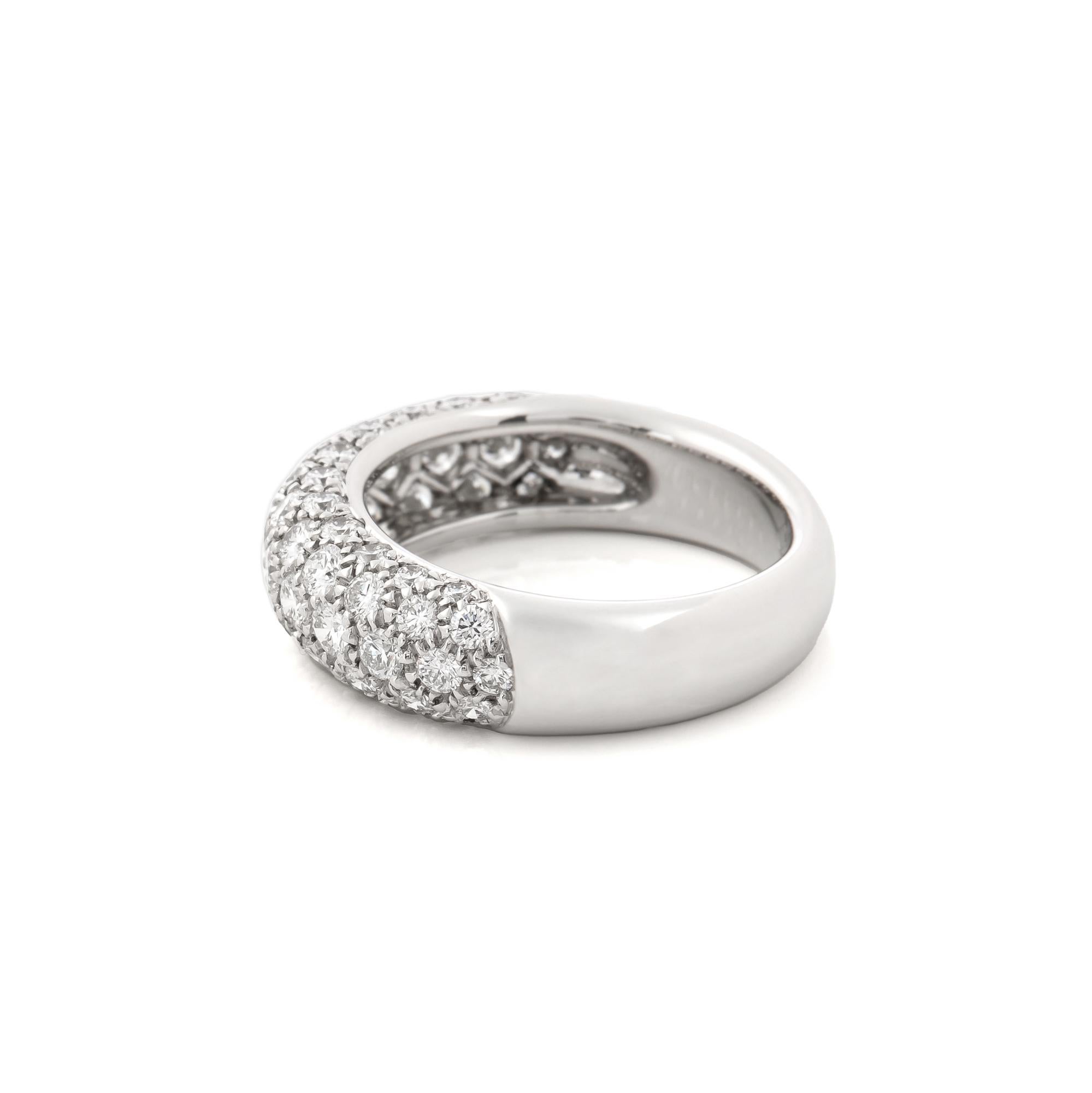 Cartier, bague bombée en or blanc 18 carats avec diamants pavés Excellent état - En vente à Bishop's Stortford, Hertfordshire