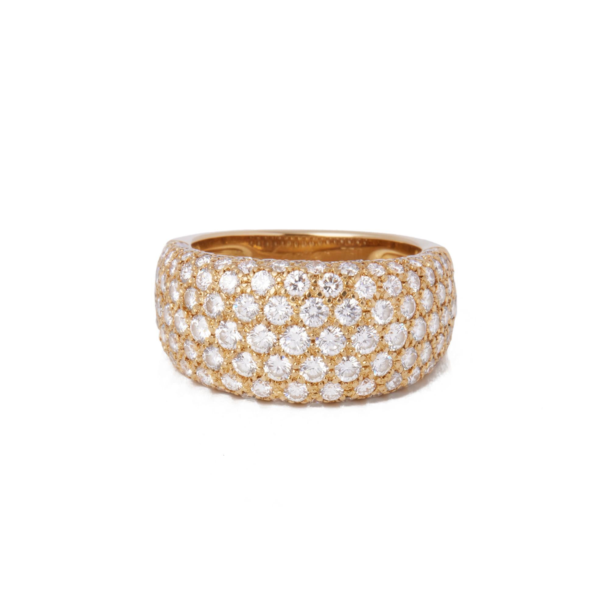 Taille ronde Cartier, bague bombée en or jaune 18 carats avec diamants pavés en vente