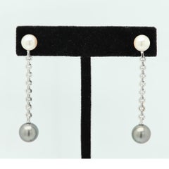 Boucles d'oreilles pendantes « Pearl » de Cartier, en or 18 carats