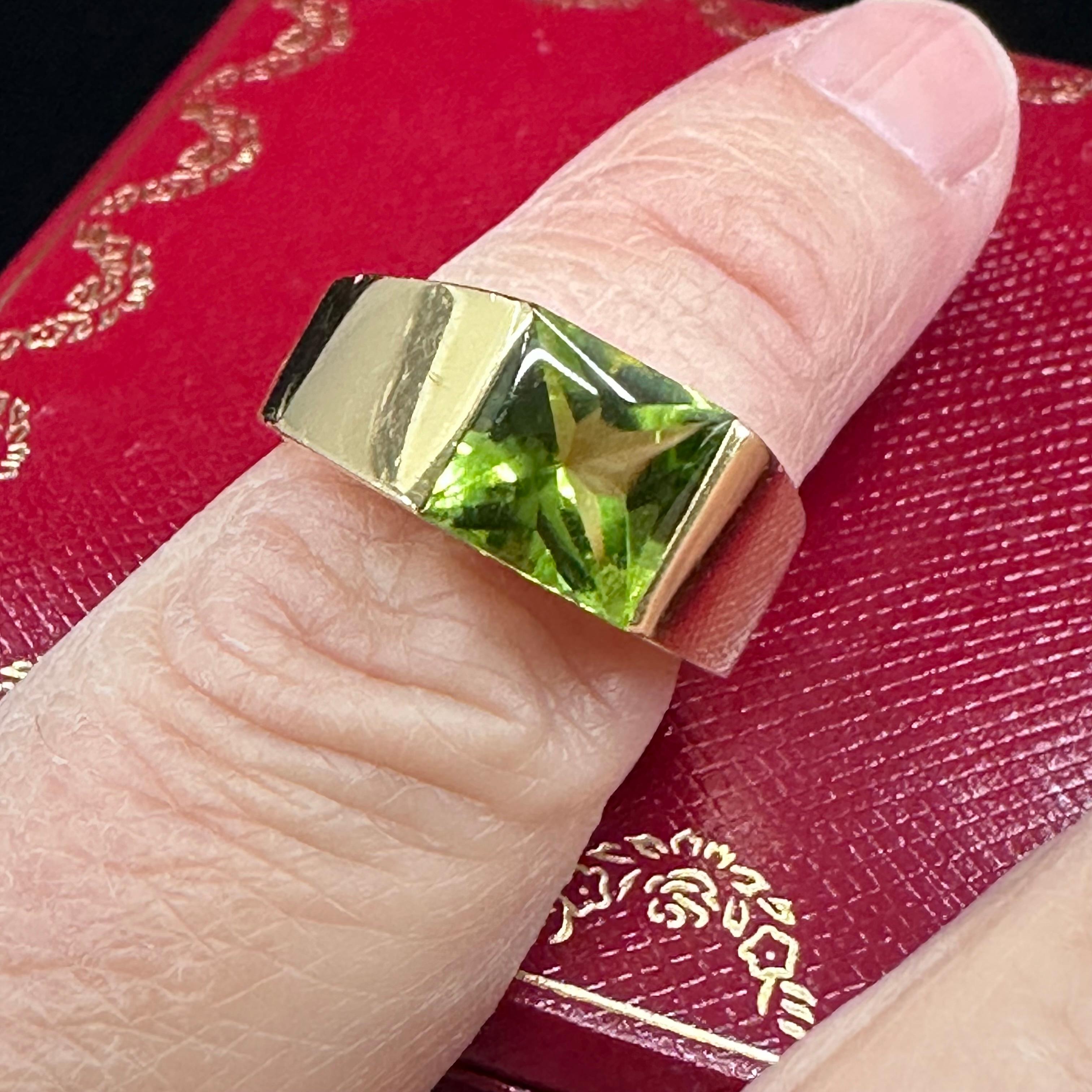 Cabochon Cartier Peridot Tank  18k Yellow Gold Ring For Sale