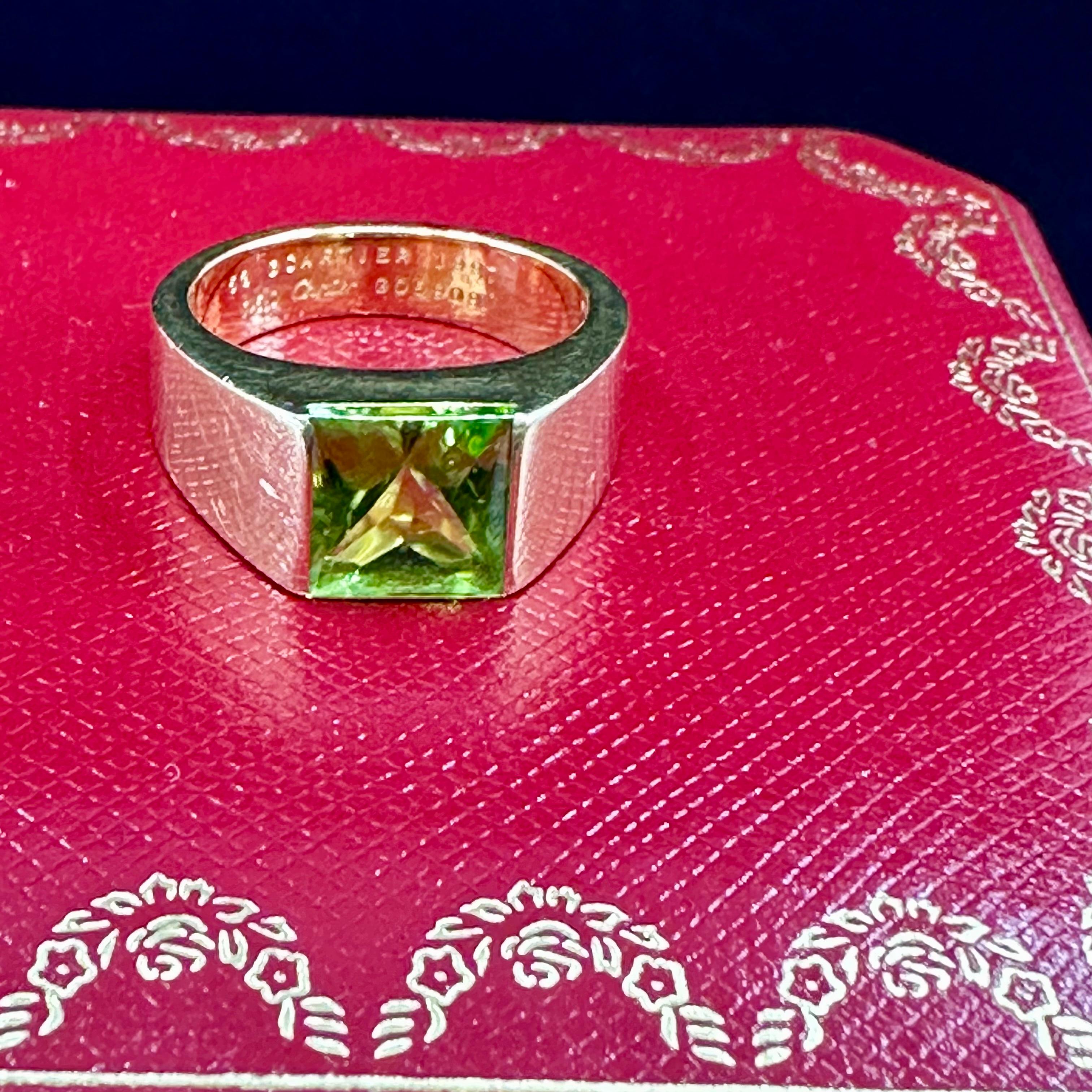 Cartier Peridot Tank  18k Yellow Gold Ring In Good Condition For Sale In Beverly Hills, CA
