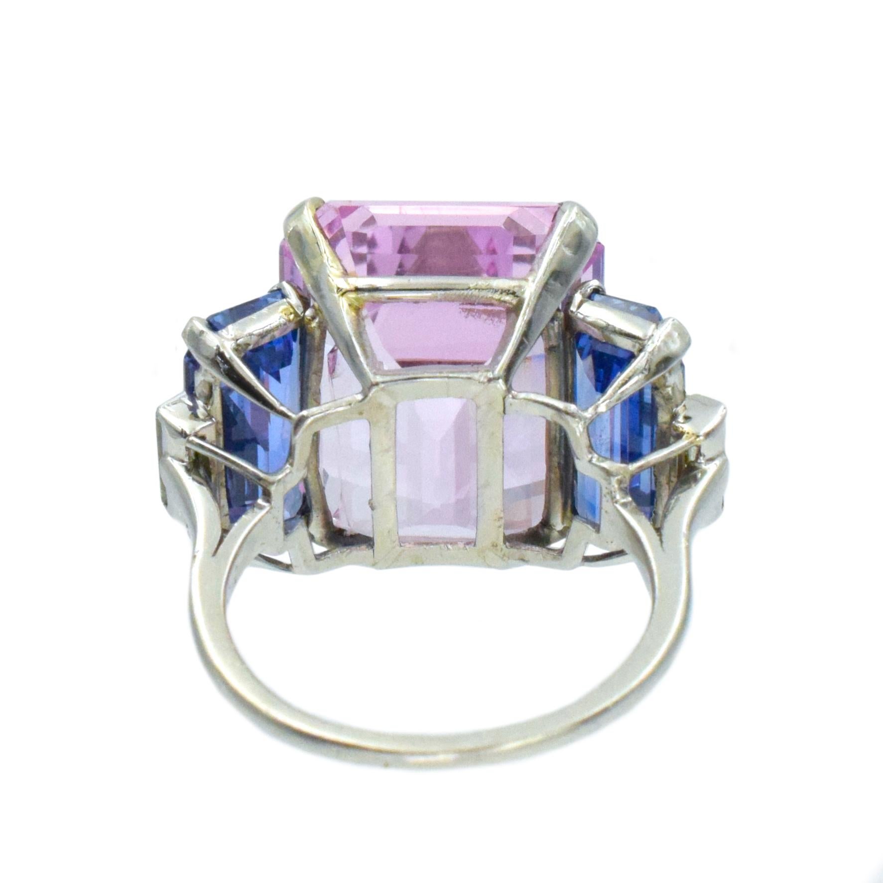 Cartier Ring mit rosa Topas, blauem Saphir und Diamant im Zustand „Hervorragend“ im Angebot in New York, NY