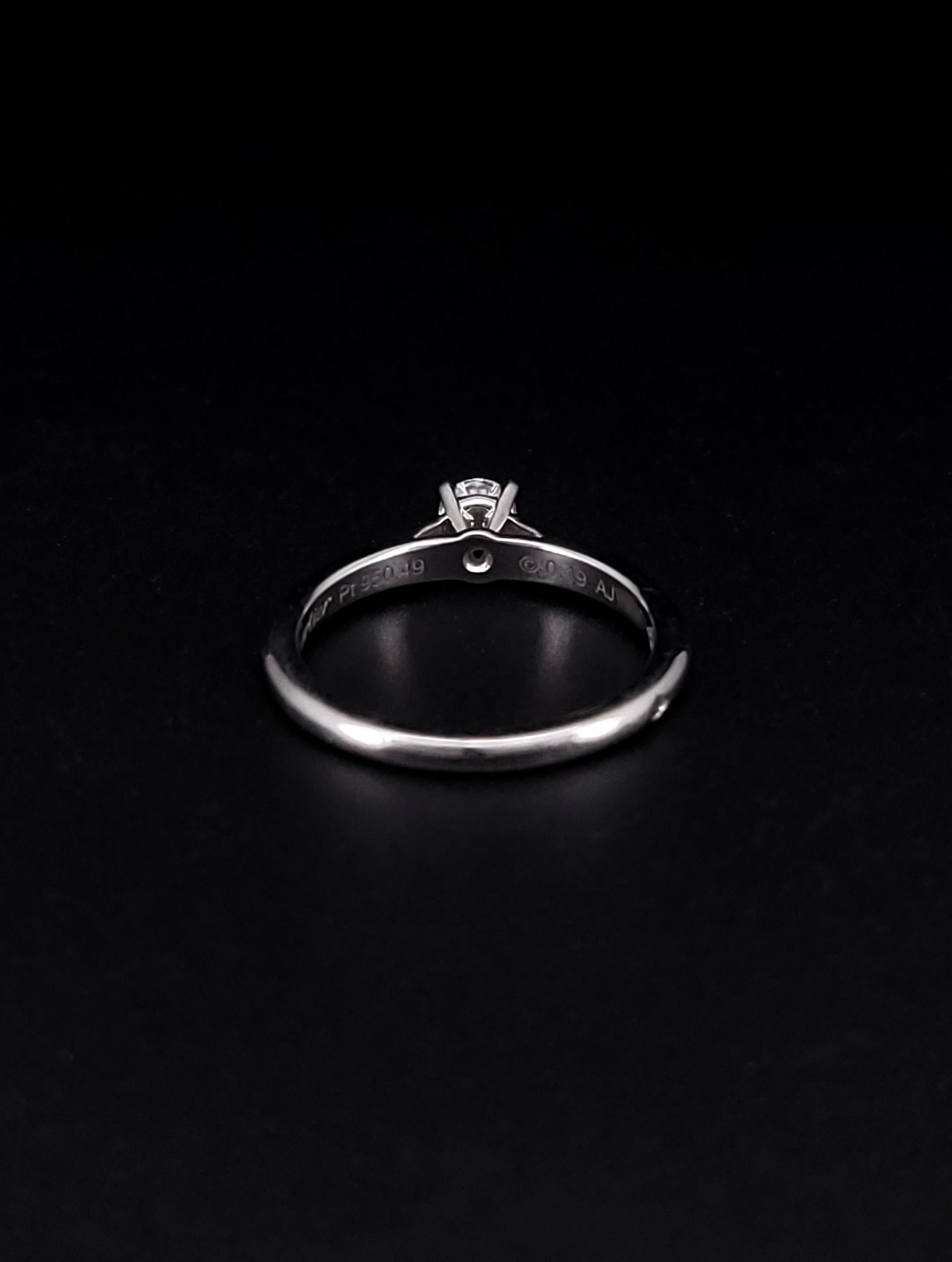 Cartier Platinum 1895 Solitaire 0.19ct VVS2/D Diamond Engagement Ring In New Condition For Sale In New York, NY