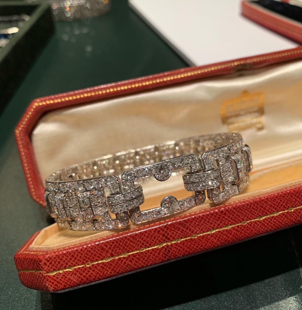 Cartier Bracelet Art déco en platine et diamants Excellent état - En vente à New York, NY