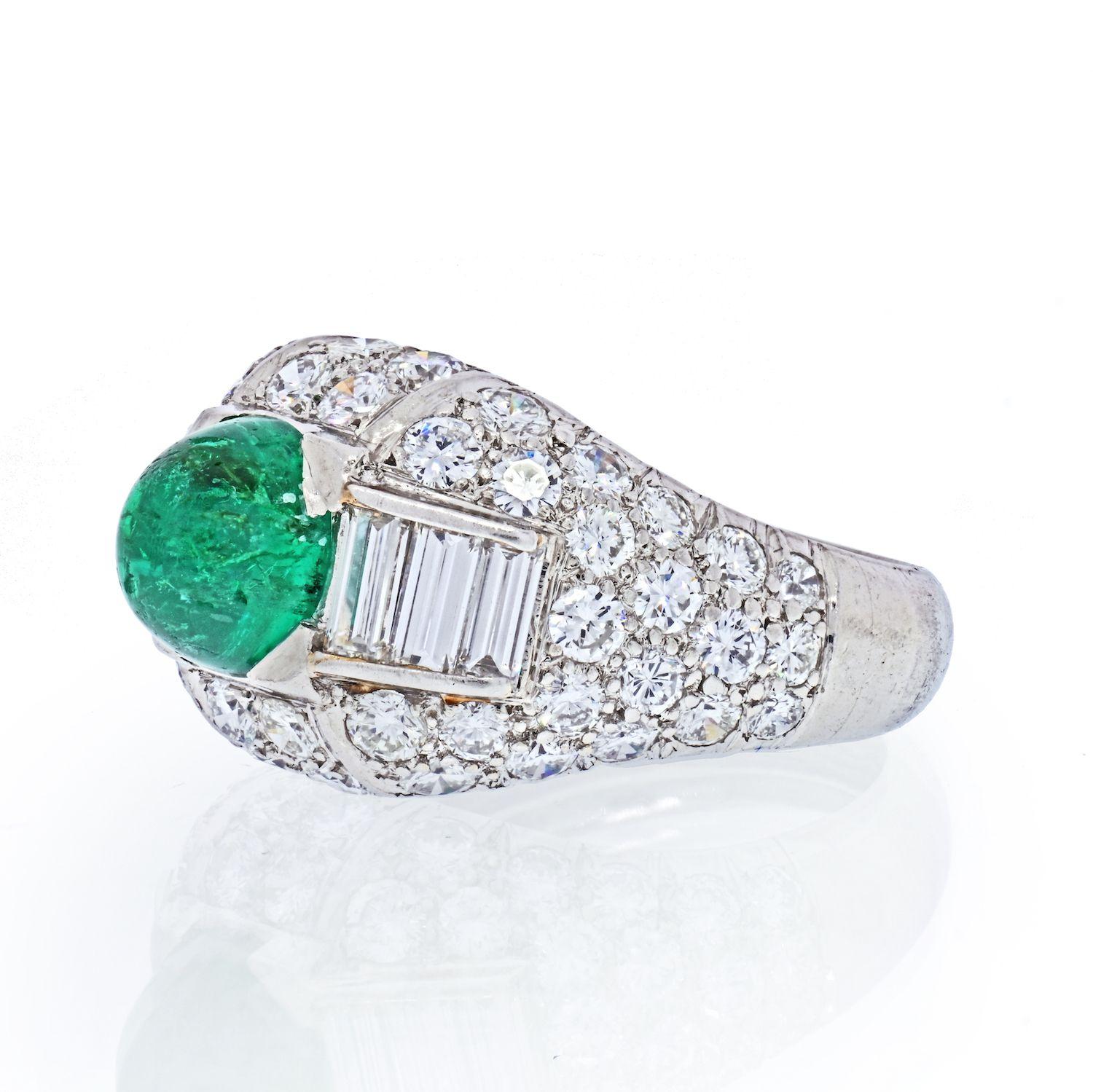 Cartier Vintage Platin Cabochon Smaragd und Diamant Vintage Ring (Moderne) im Angebot