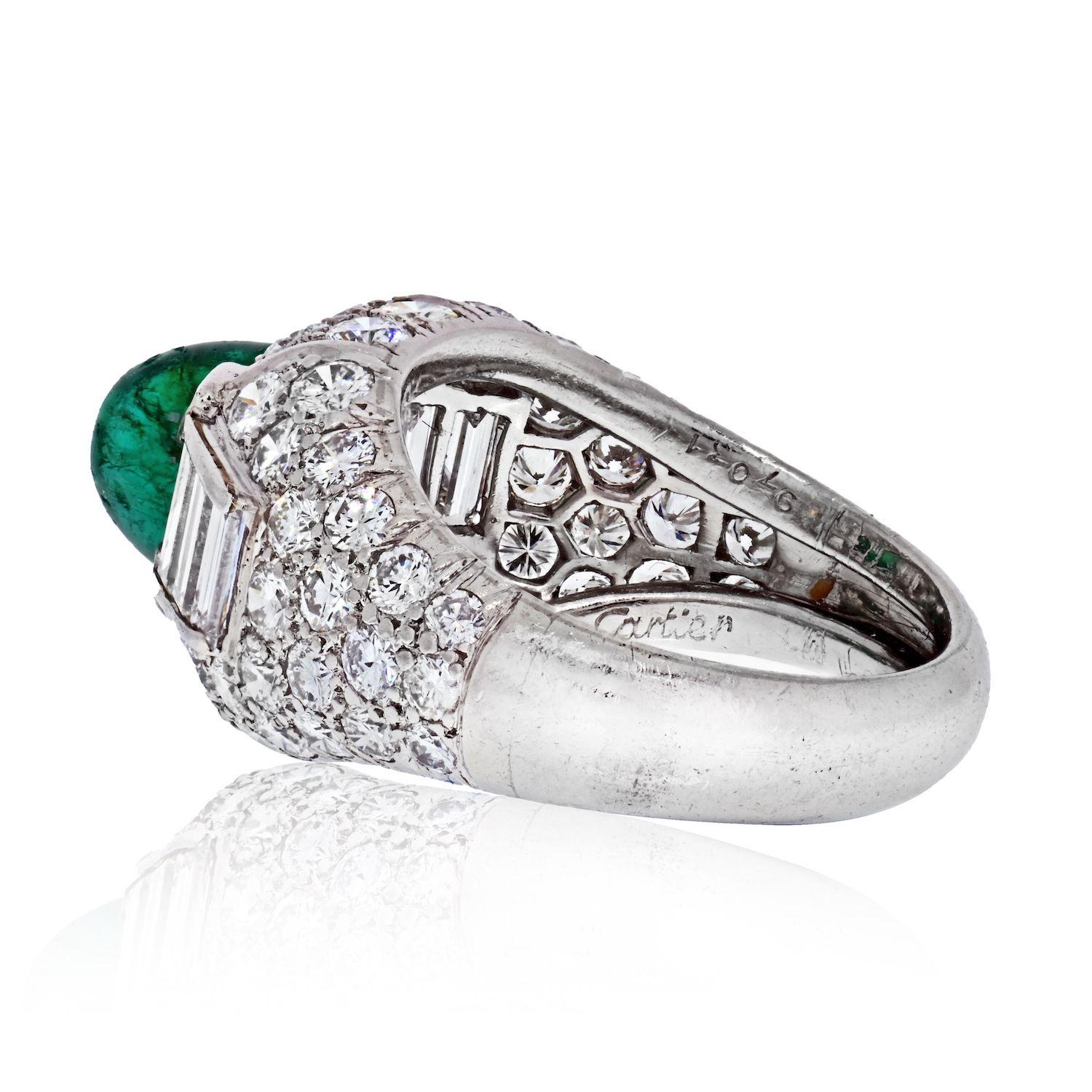 Cartier Vintage Platin Cabochon Smaragd und Diamant Vintage Ring (Rundschliff) im Angebot