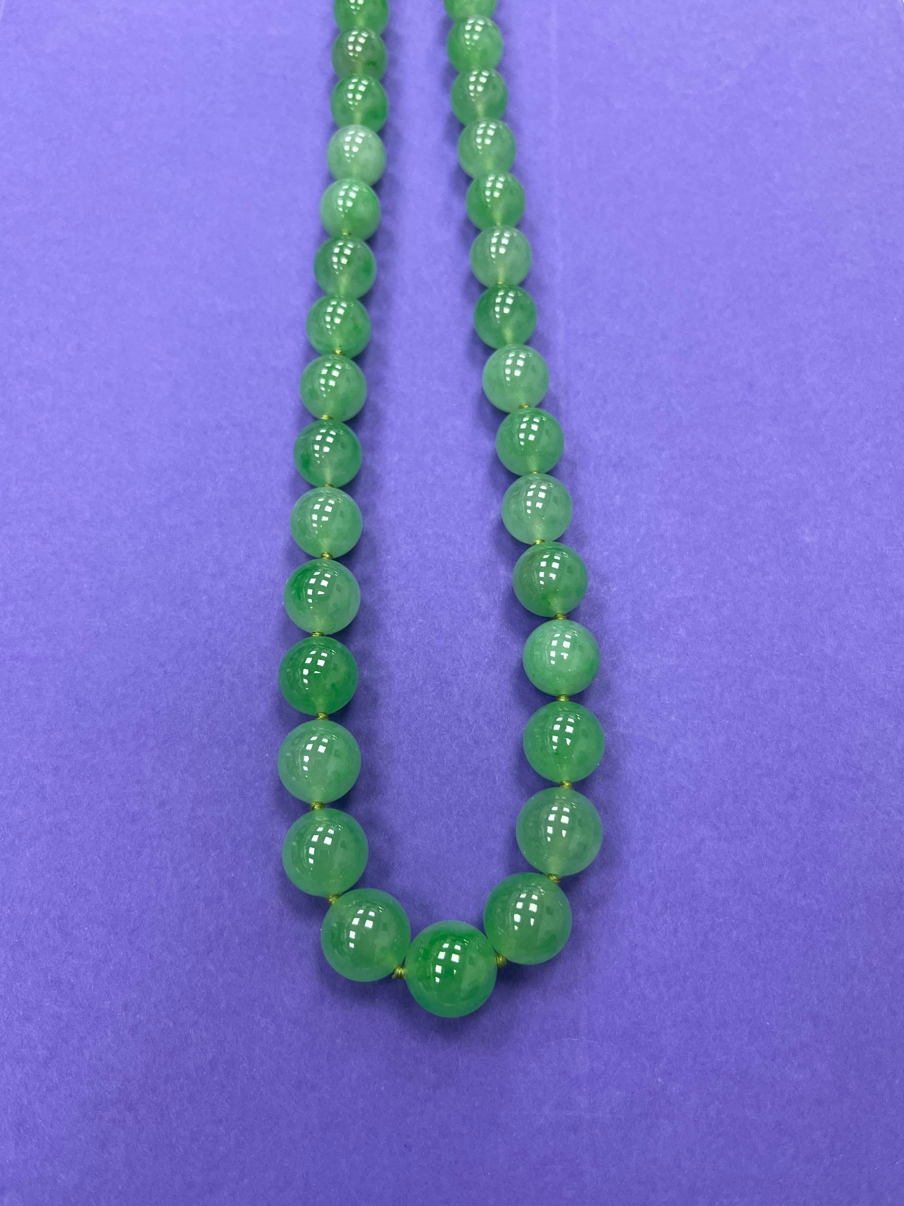Cartier Platinum Diamond Large Jadeite Bead Necklace In Good Condition In New York, NY
