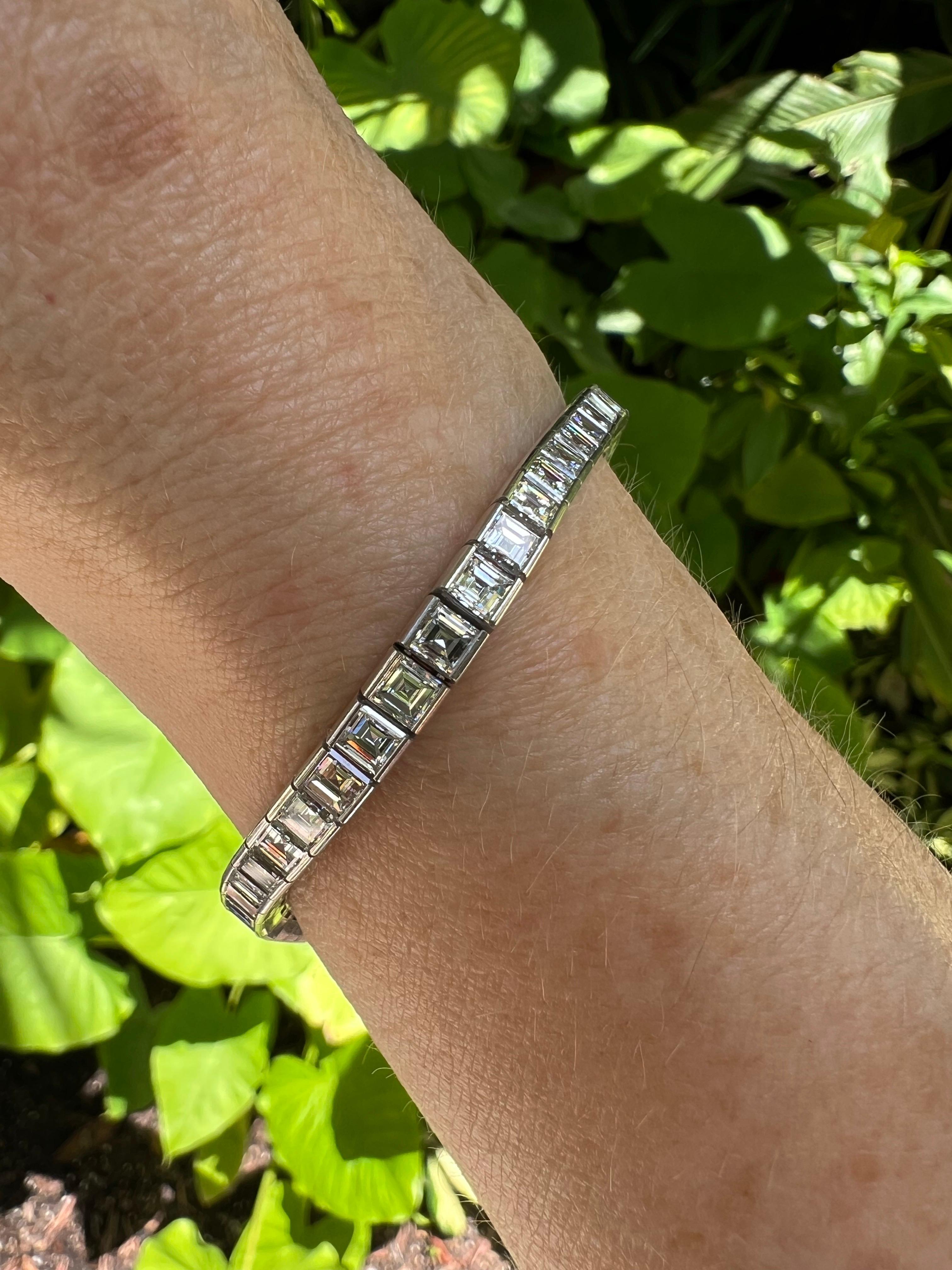Cartier Bracciale dritto con diamanti in platino in vendita 4