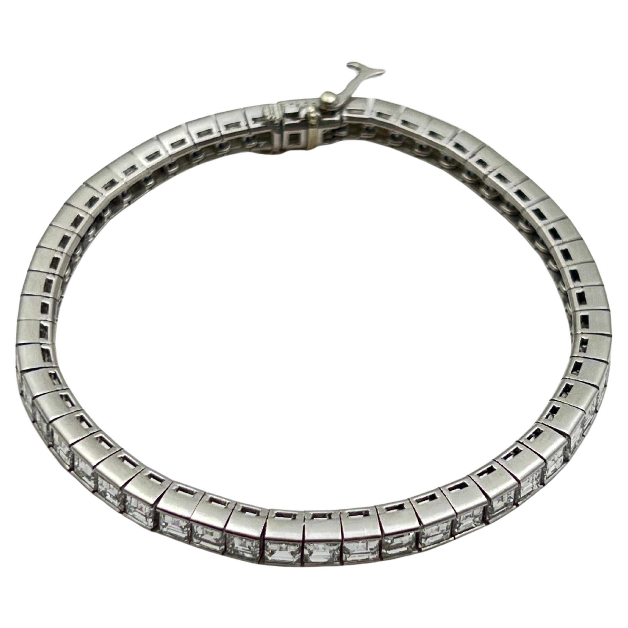 Art Déco Cartier Bracciale dritto con diamanti in platino in vendita