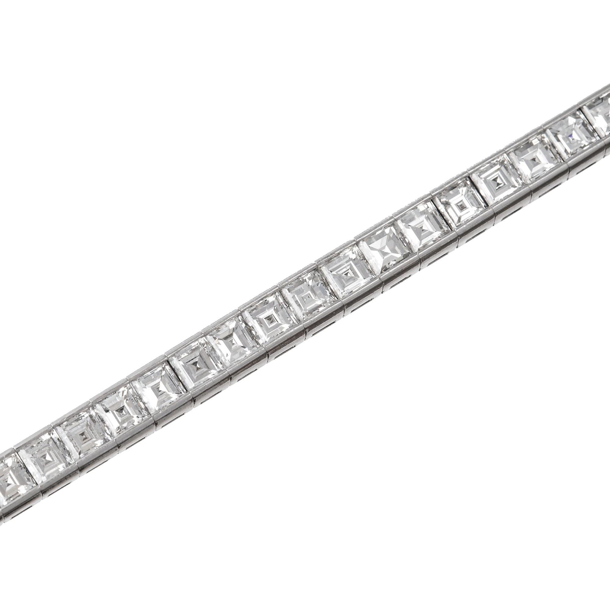 Cartier Bracciale dritto con diamanti in platino in vendita 1