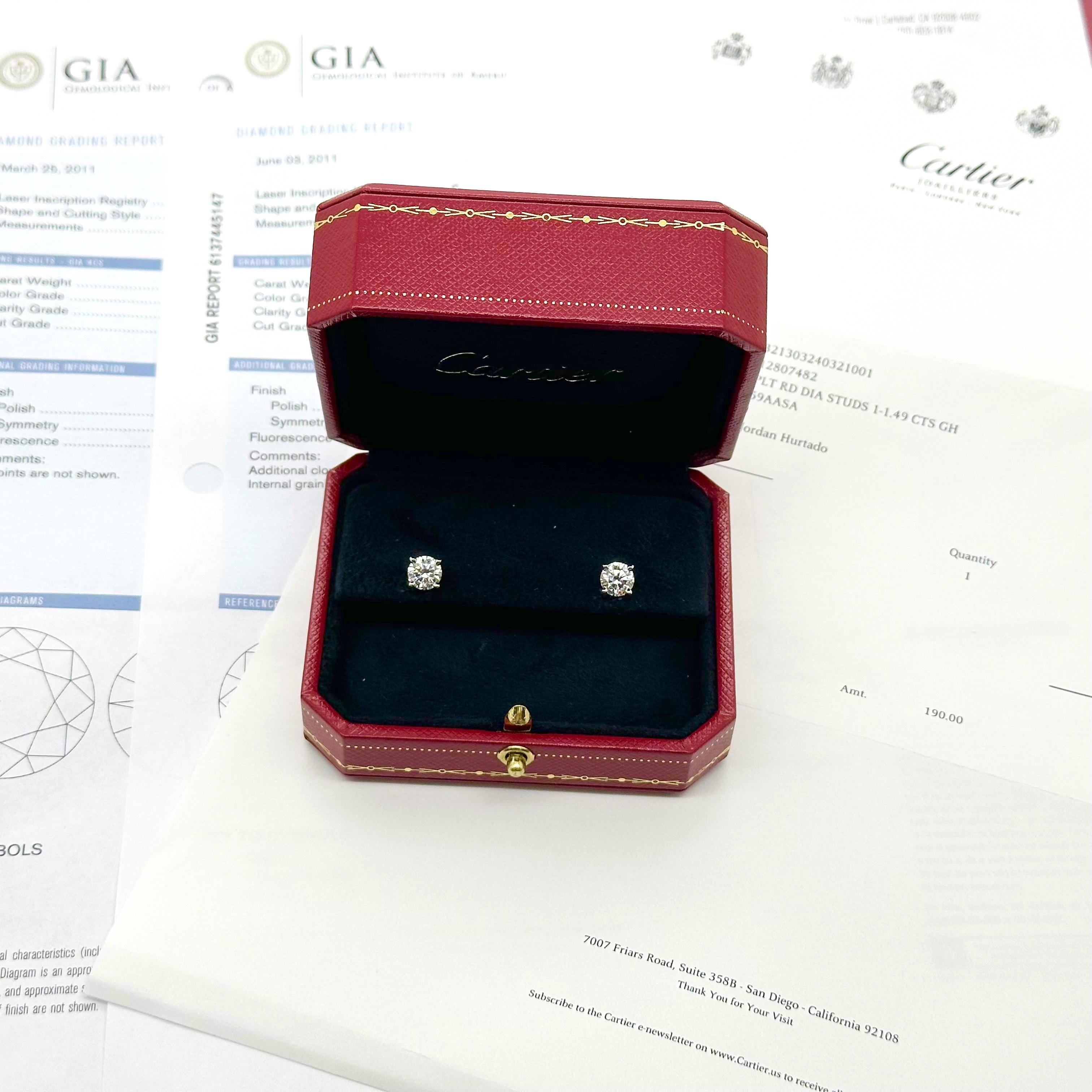 Orecchini con diamanti tondi e brillanti Cartier 1895
Stile:  Orecchini a 4 punte
Numero di riferimento:  N8515231
Metallo:   Platino PT950
TCW:  2,05 tcw
Diamante principale:  
1.  RBD 1,02 G VS1 GIA 6137445147   
2.  RBD 1.03 H VS1 GIA