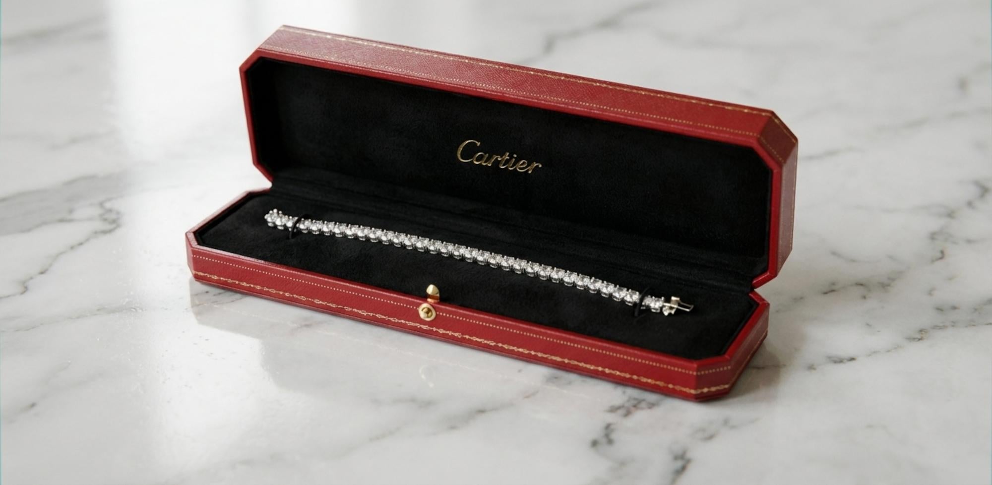 Taglio rotondo Bracciale tennis con diamanti in platino di Cartier, peso totale 15 carati in vendita