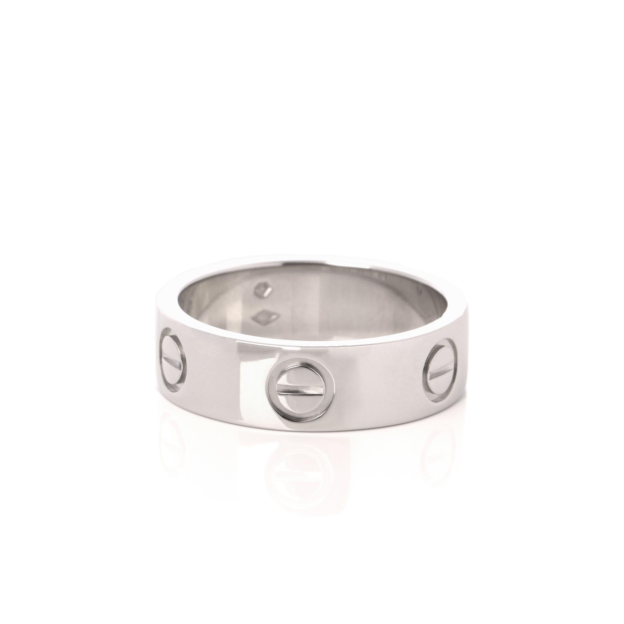 Contemporaneo Anello Cartier Love Band in platino in vendita