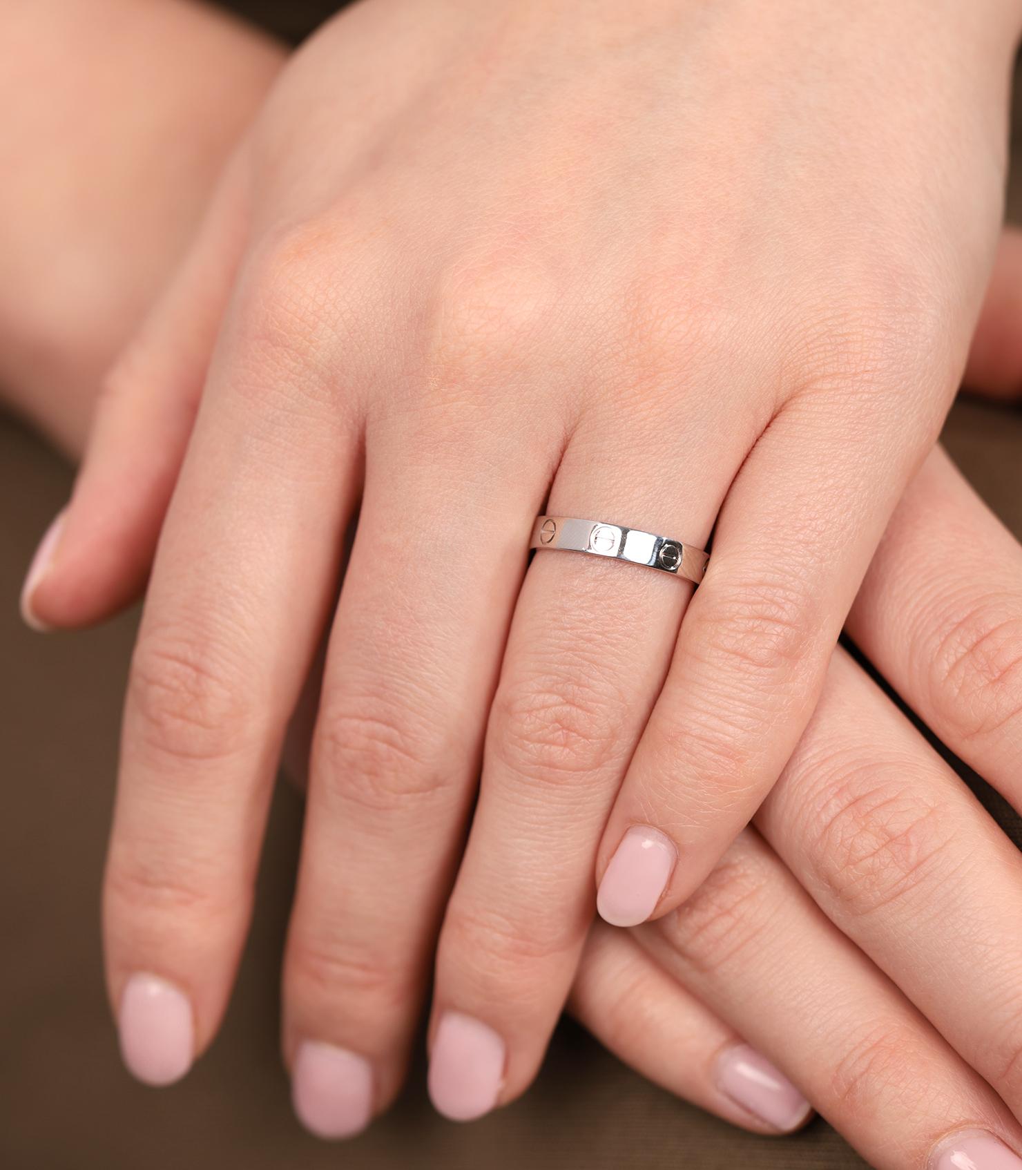 Cartier Platinum Love Wedding Band Ring

Product Details
Xupes Ref: J1154
Brand: Cartier
Model: Love Wedding Band
Type: Ring
Serial Number: Y*****
RRP: £2,500
Material(s): Platinum
UK Ring Size: L 1/2
EU Ring Size: 52
US Ring Size: 6
Resizing