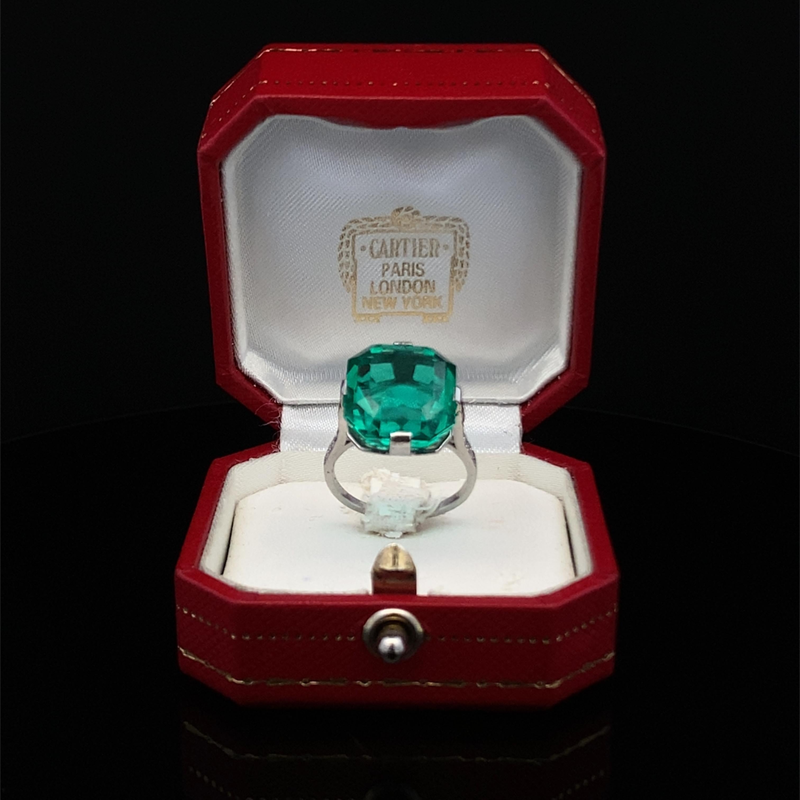 Bague Cartier avec émeraude de Colombie, certifiée AGL en vente 3