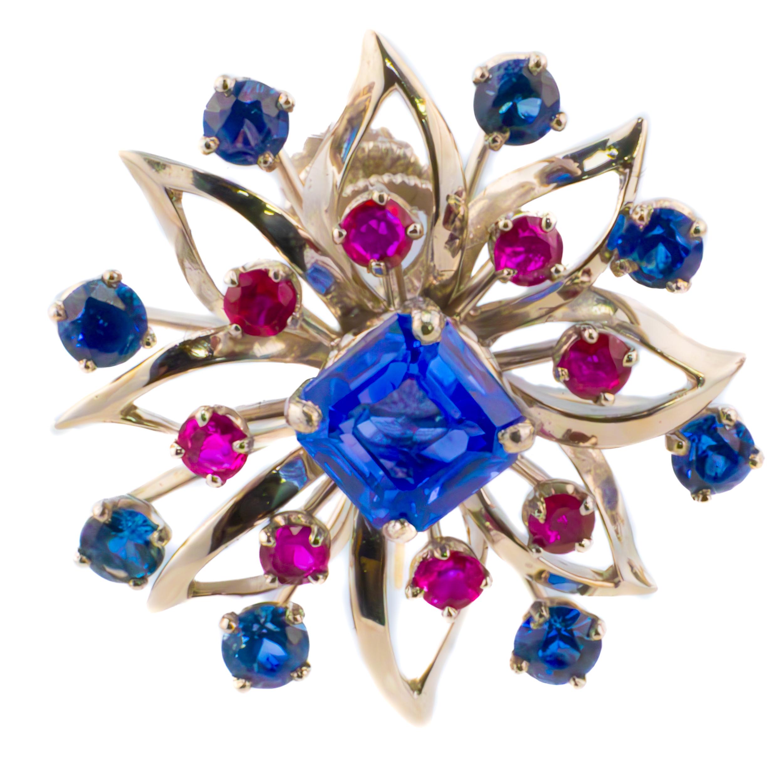 Orecchini floreali di Cartier in platino con zaffiro e rubino

Descrizione: Questi straordinari orecchini Cartier sbocciano con un'eleganza scultorea, ognuno dei quali è centrato da uno zaffiro dal taglio quadrato riccamente saturo, incorniciato da