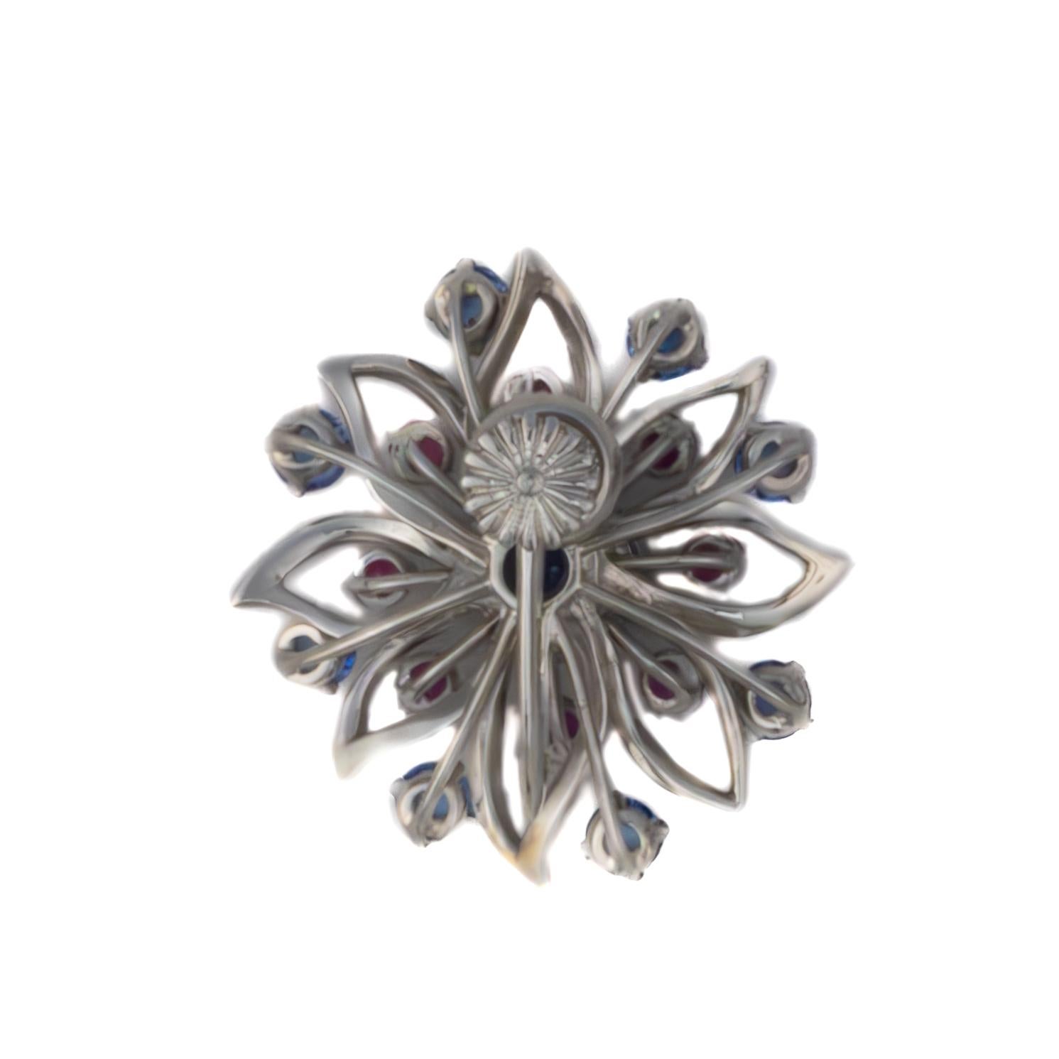 Rétro Orecchini floreali di Cartier in platino con zaffiro e rubino in vendita