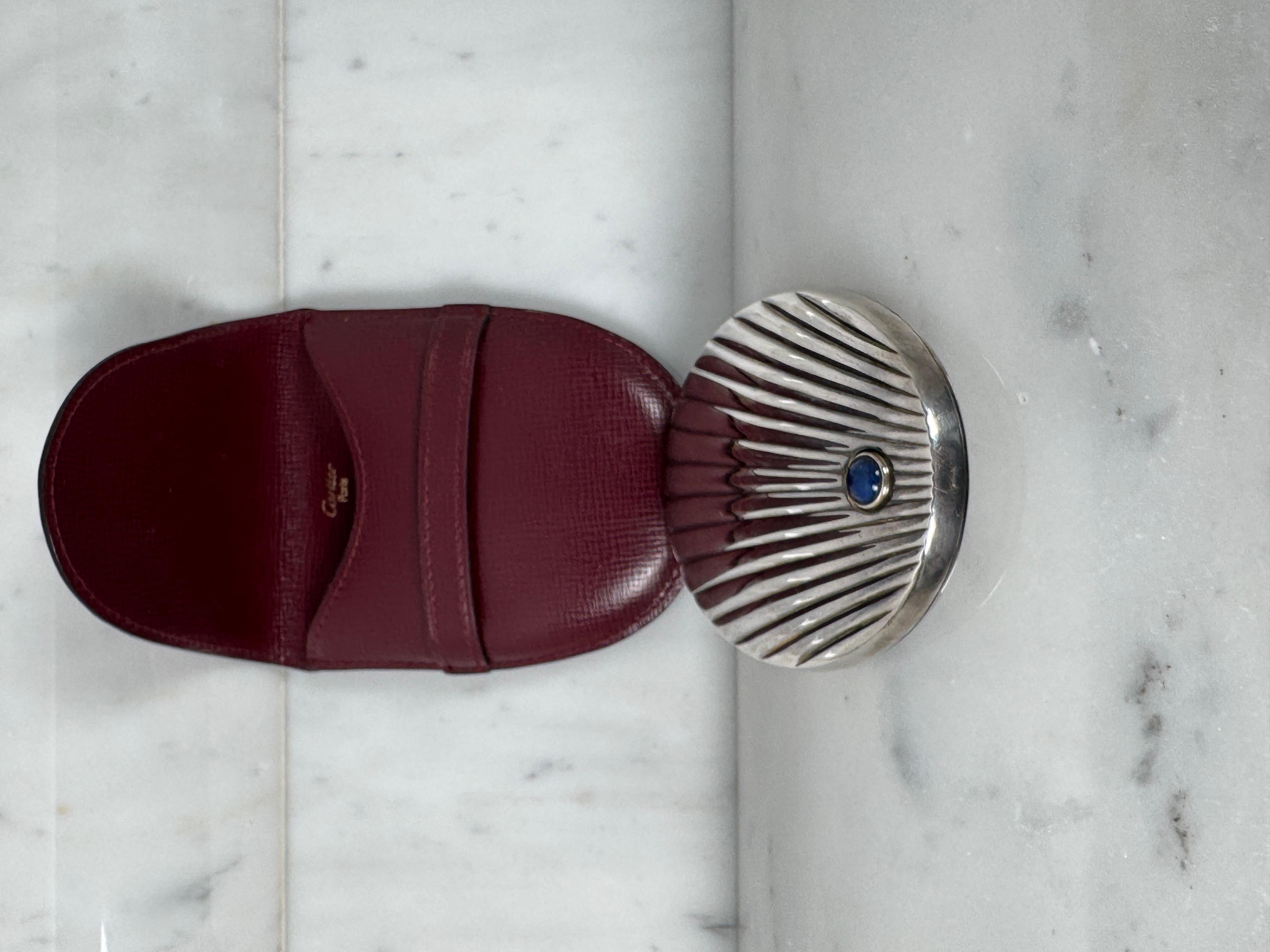 Espejo de mano de maquillaje de bolsillo Cartier, Plata, Piel  1970 en venta 2