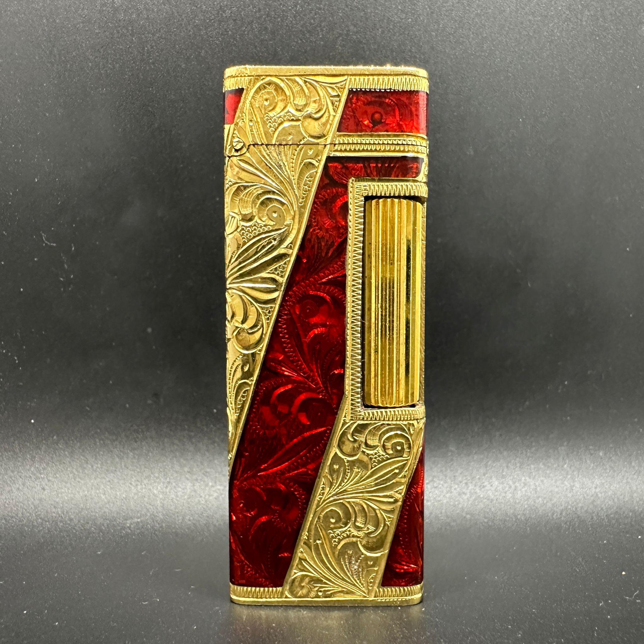 Cartier Rare “Royking” 18k Gold & Red Lacquer, Vintage, circa 1970 In Excellent Condition In New York, NY