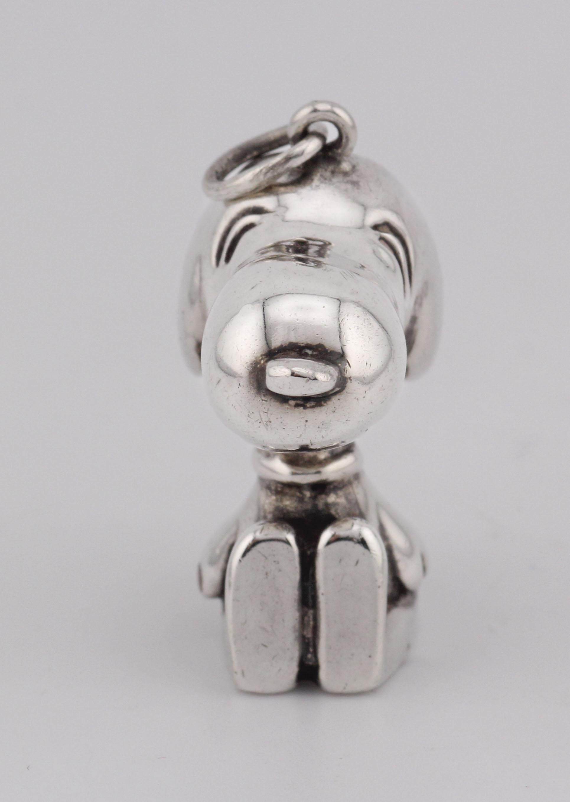 Cartier Raro ciondolo in argento Sterling United Feature Snoopy 1958 1966 In condizioni buone in vendita a Simpsonville, SC