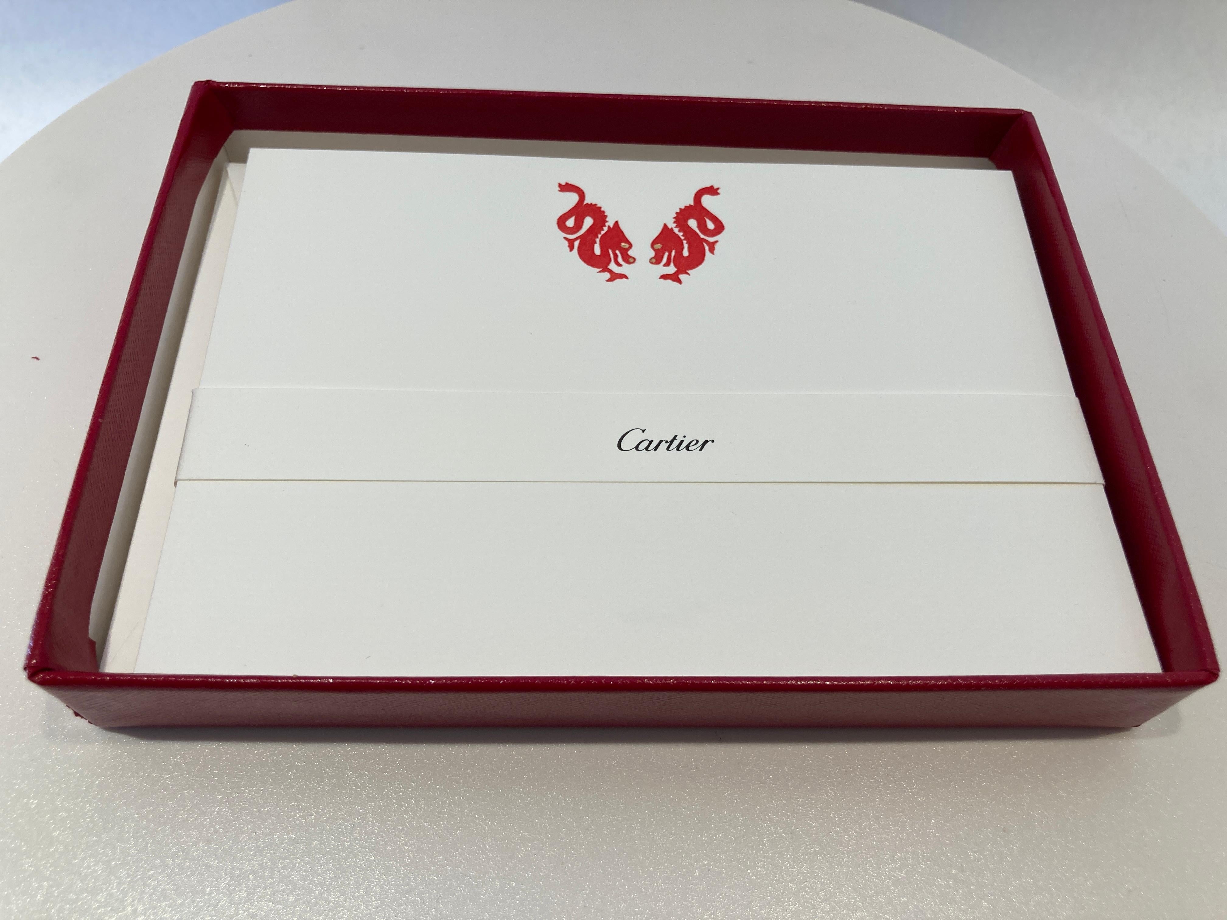 Cartier Red Chinese Dragons Set di cartoline e buste di lusso da scrivania in scatola in vendita 1