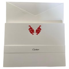 Juego de sobres y tarjetas de escritorio de lujo con dragones chinos rojos de Cartier en caja