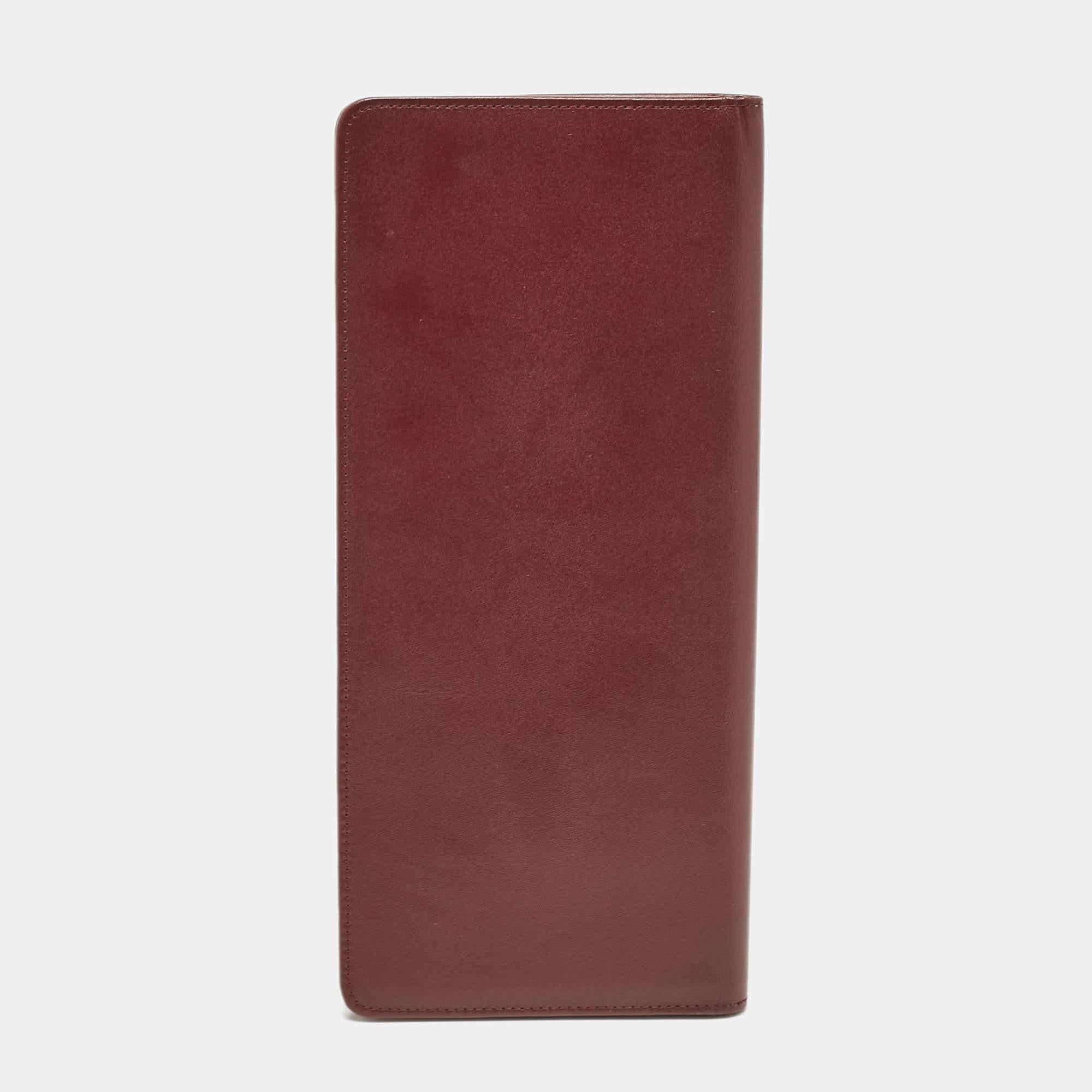 Cartier Red Leather Must de Cartier Bifold Long Wallet In Good Condition In Dubai, Al Qouz 2