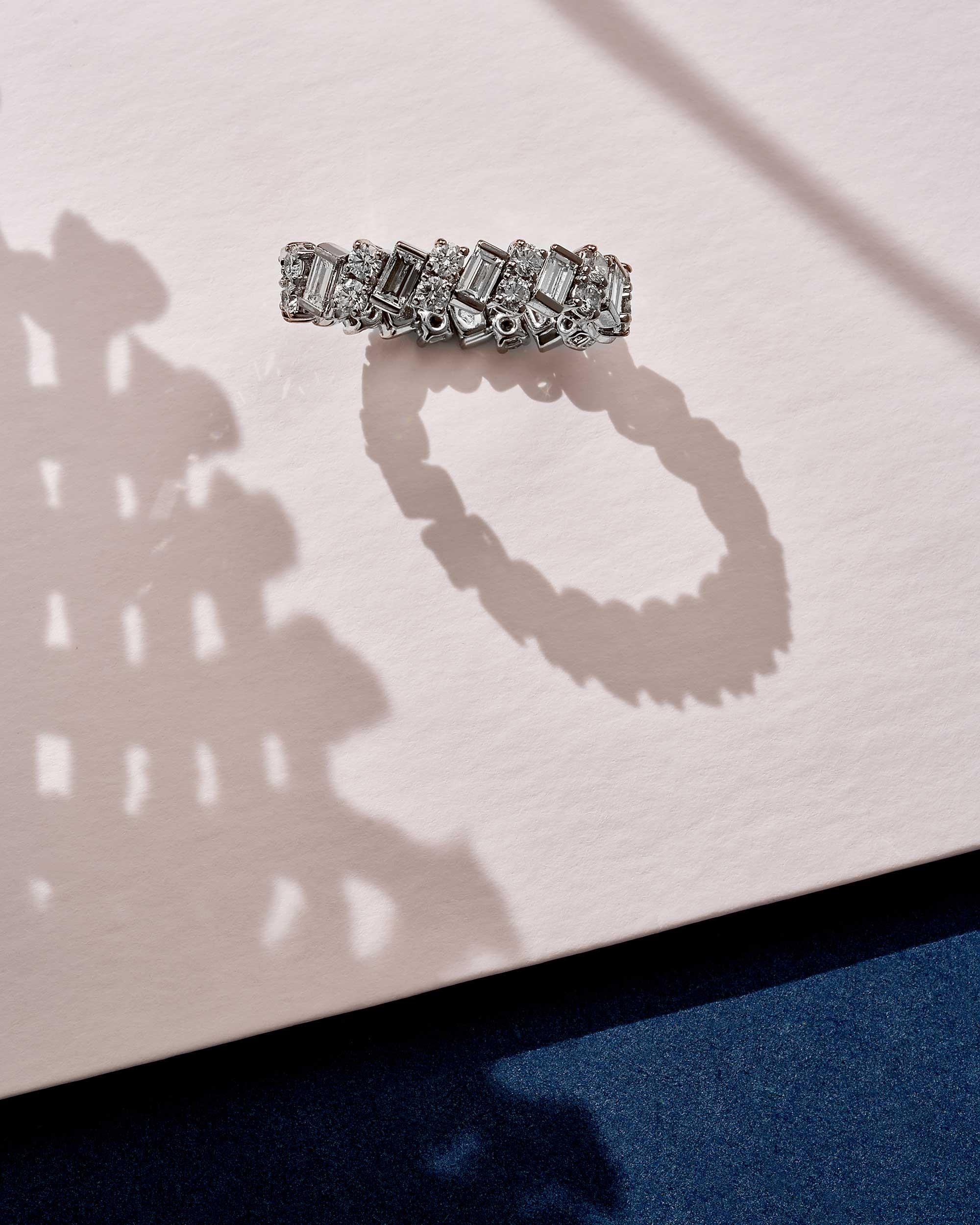 Cartier Reflection 2,29 Karat Diamant-Ehering aus Weißgold mit Erinnerungsring (Brillantschliff)