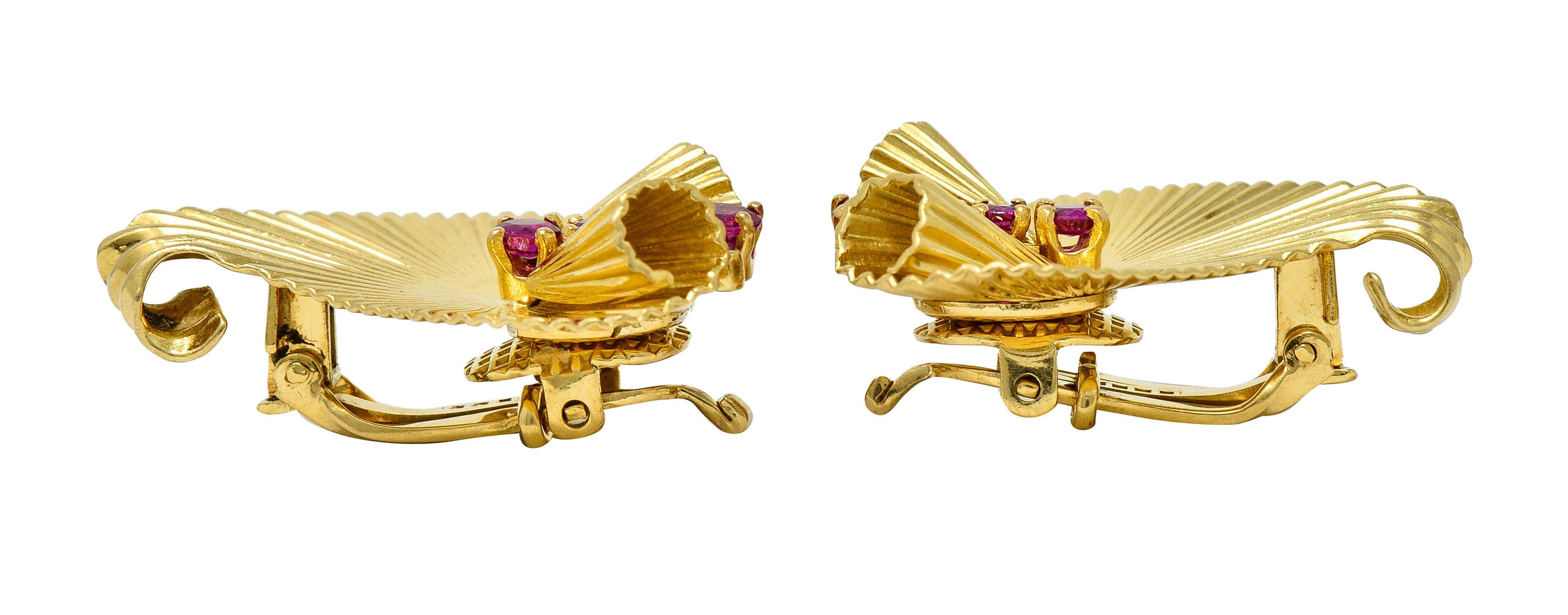 Women's or Men's Cartier Retro 0.50 Carat Ruby 18 Karat Gold Scrolled Foliate Ear-Clip Earrings