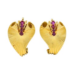 Cartier Retro 0.50 Carat Ruby 18 Karat Gold Scrolled Foliate Ear-Clip Earrings