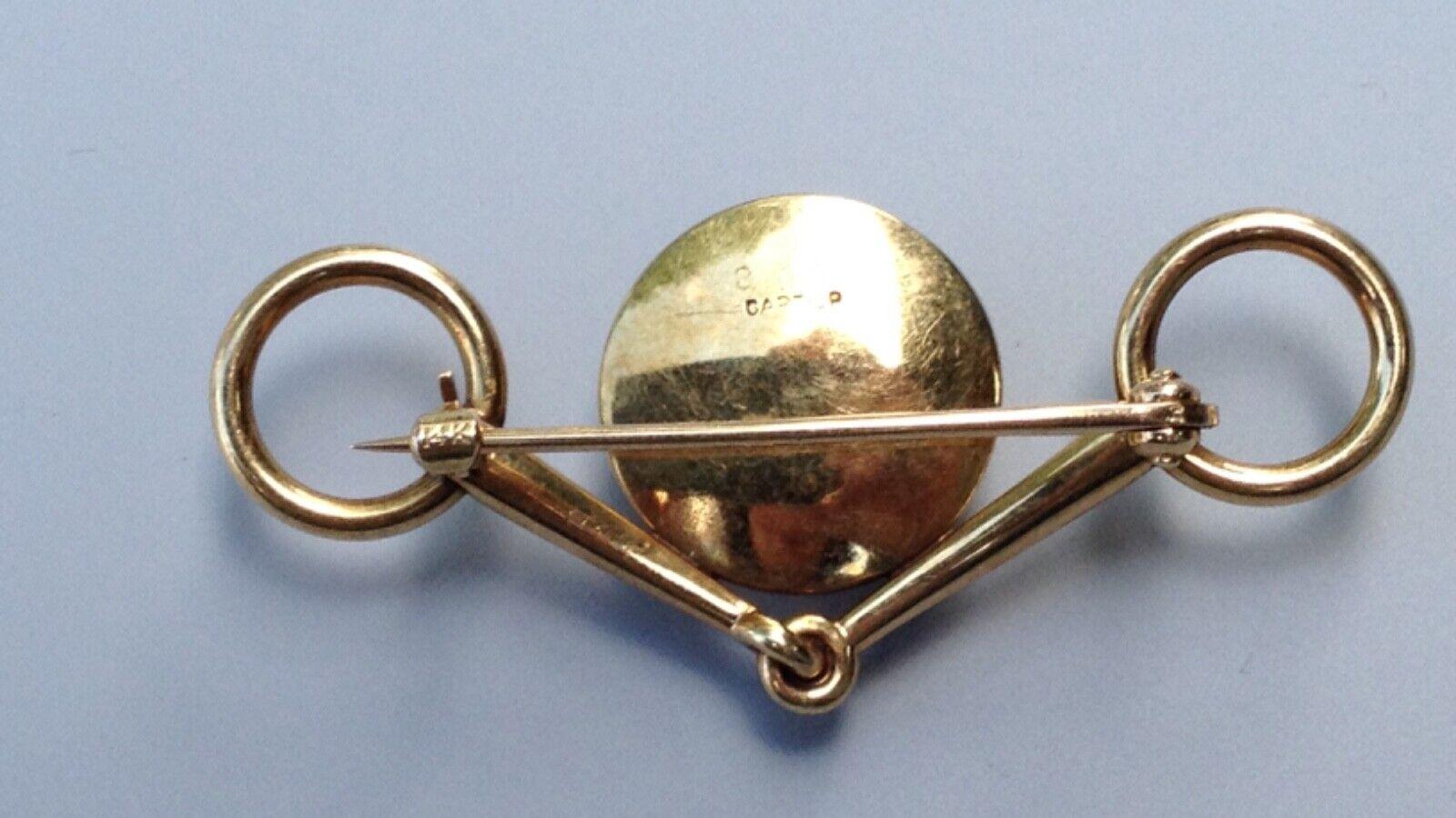 CARTIER Retro 14k Gelbgold, Emaille & Bergkristall Reiterbrosche 1940er Jahre für Damen oder Herren im Angebot