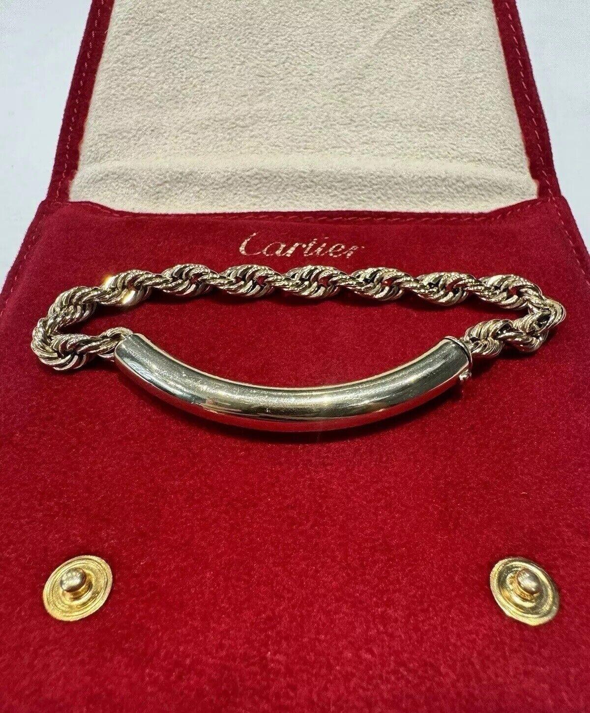 CARTIER Pulsera de identificación retro de oro amarillo de 14k con funda Circa 1940s en venta 4