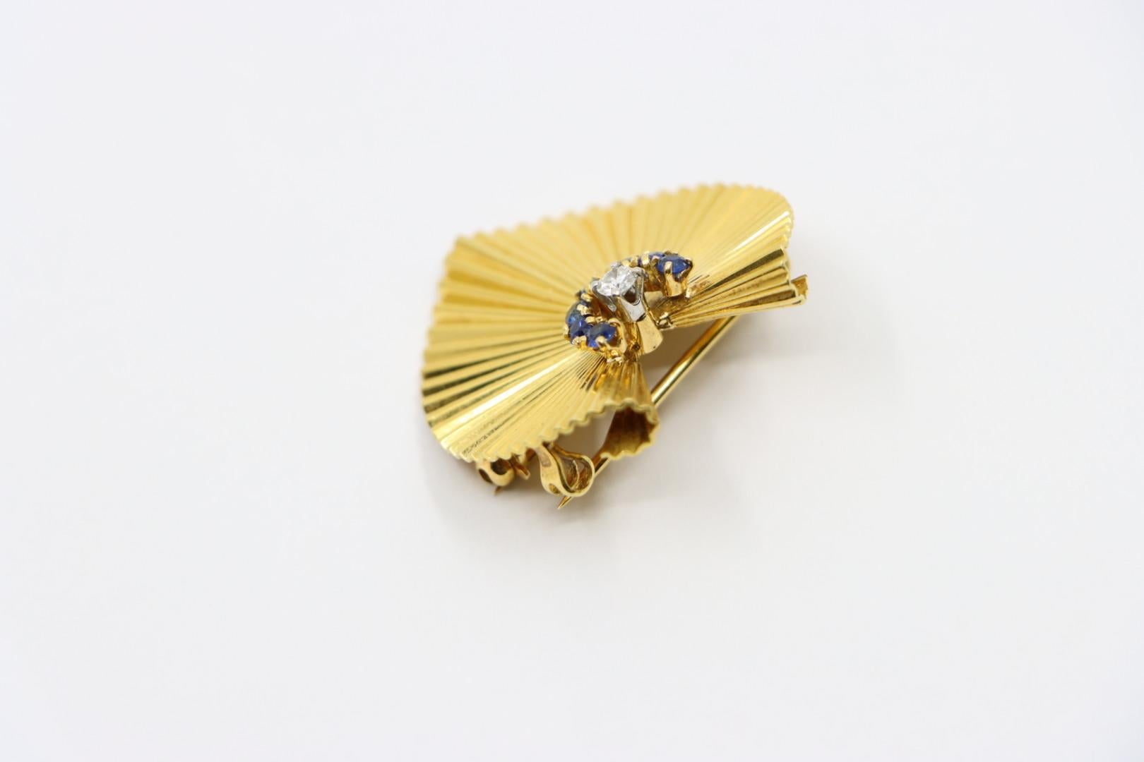 Cartier Retro 18K Gold Sapphire Diamond Brooch For Sale 3