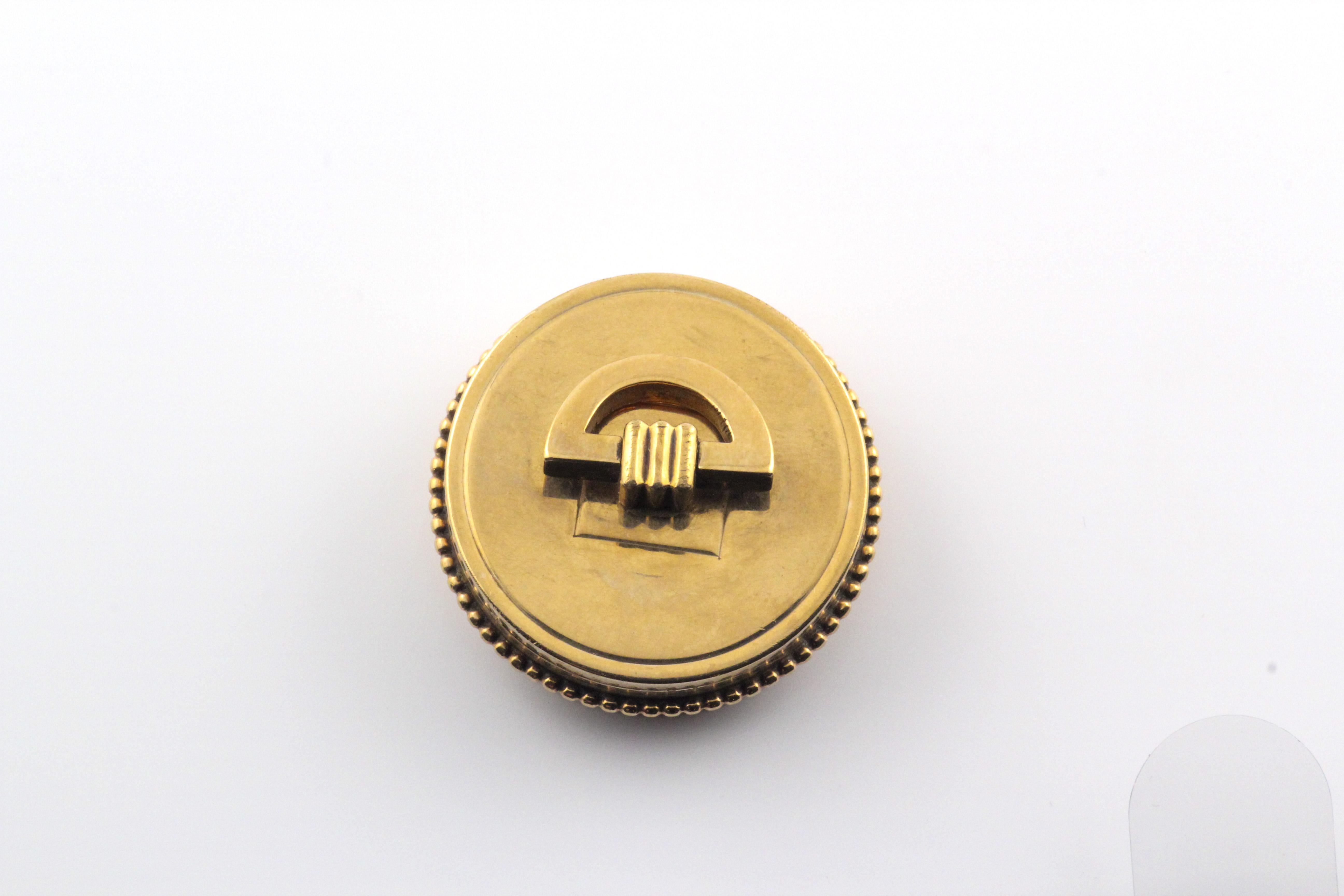 099 pill round white
