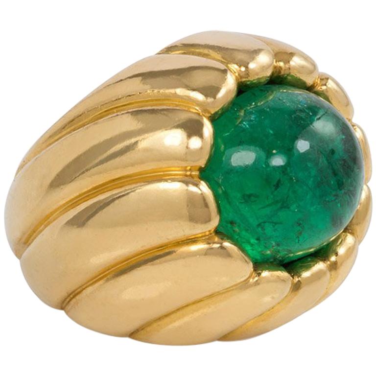 Cartier Retro Cabochon Emerald and Gold Cocktail Ring