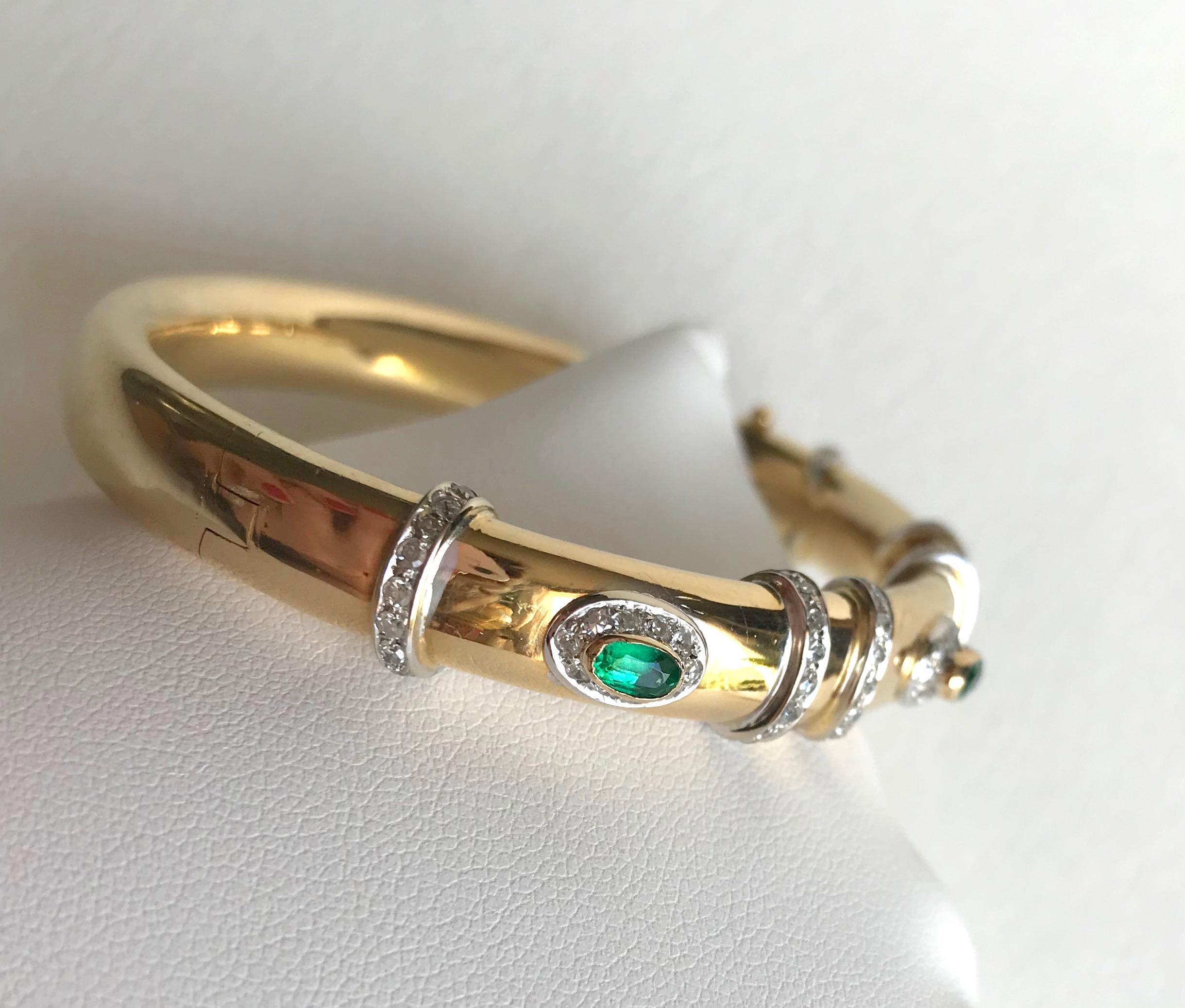 Cartier Rigid Emerald Bracelet 1960 in Yellow and White Gold 18 kt and Diamonds In Good Condition In Paris, FR