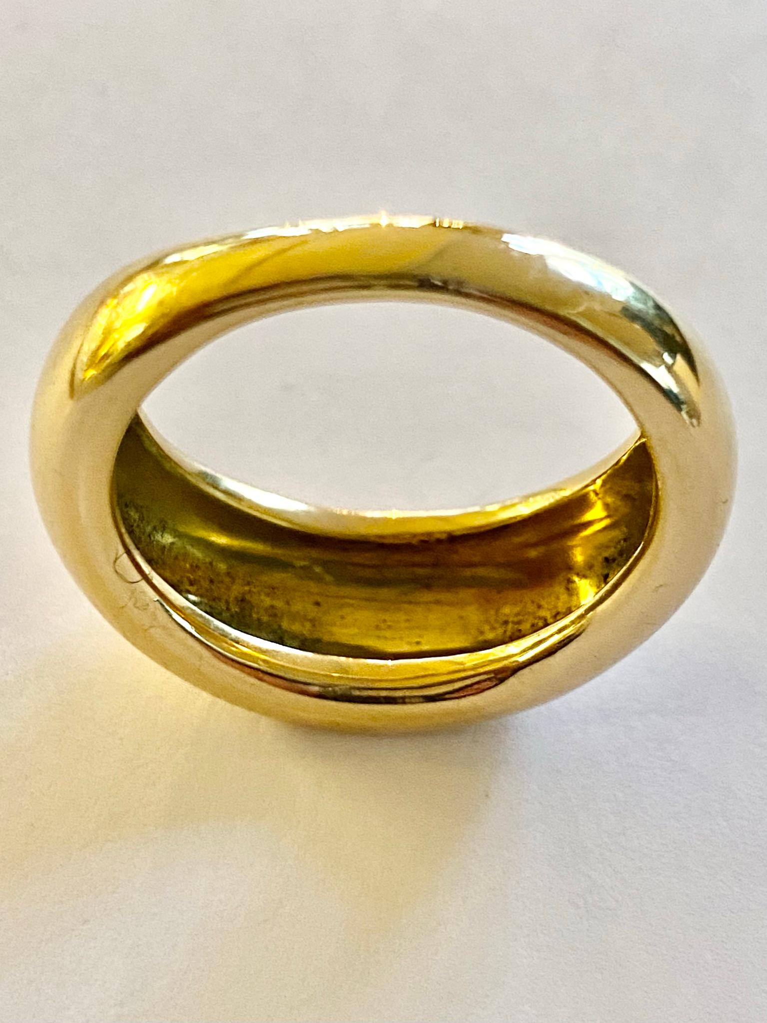 Cartier Ring, 18 Karat Yellow Gold for Man, Signet Ring In Good Condition In Heerlen, NL