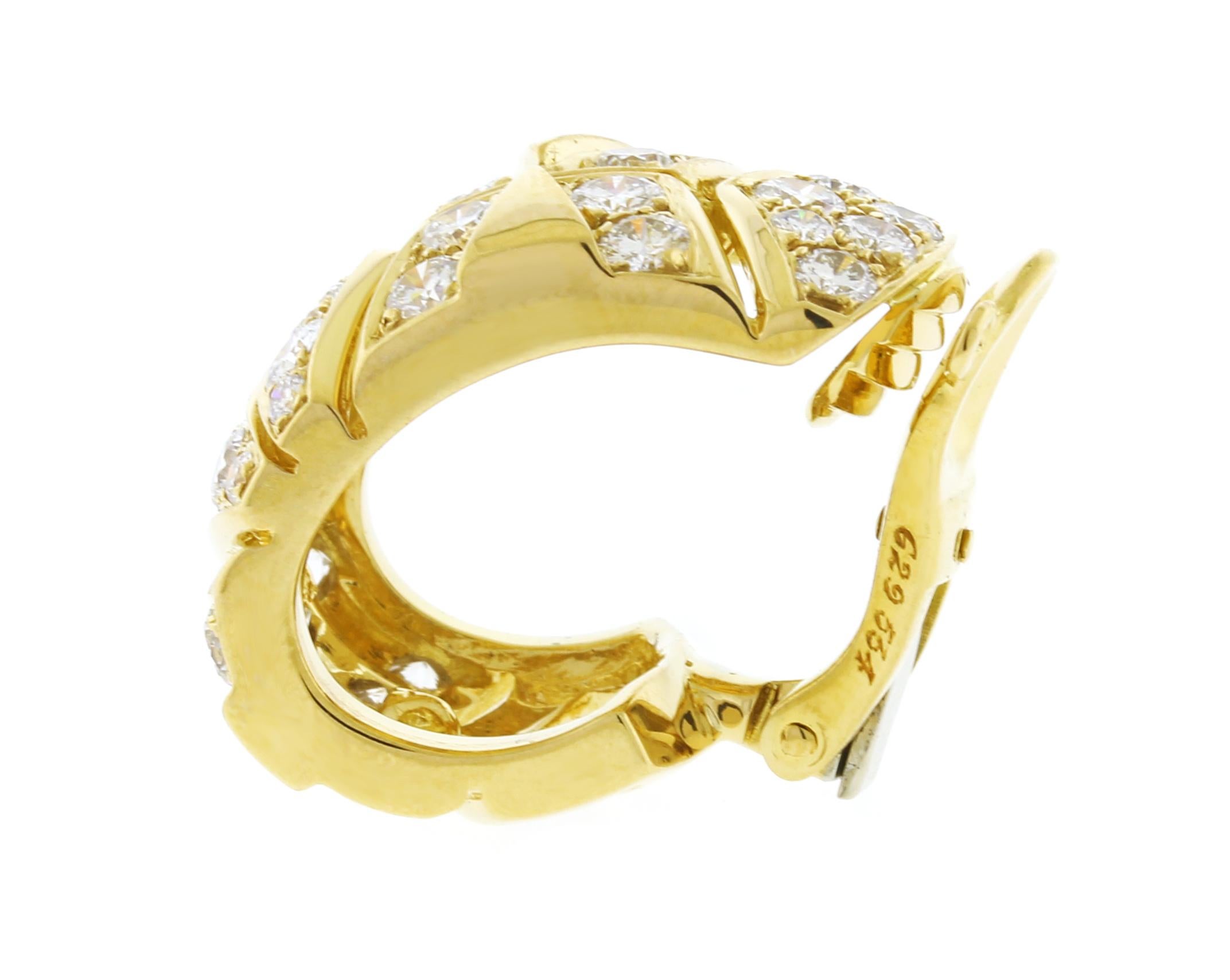 Cartier Rivoli Créoles en or jaune et diamants Excellent état - En vente à Bethesda, MD