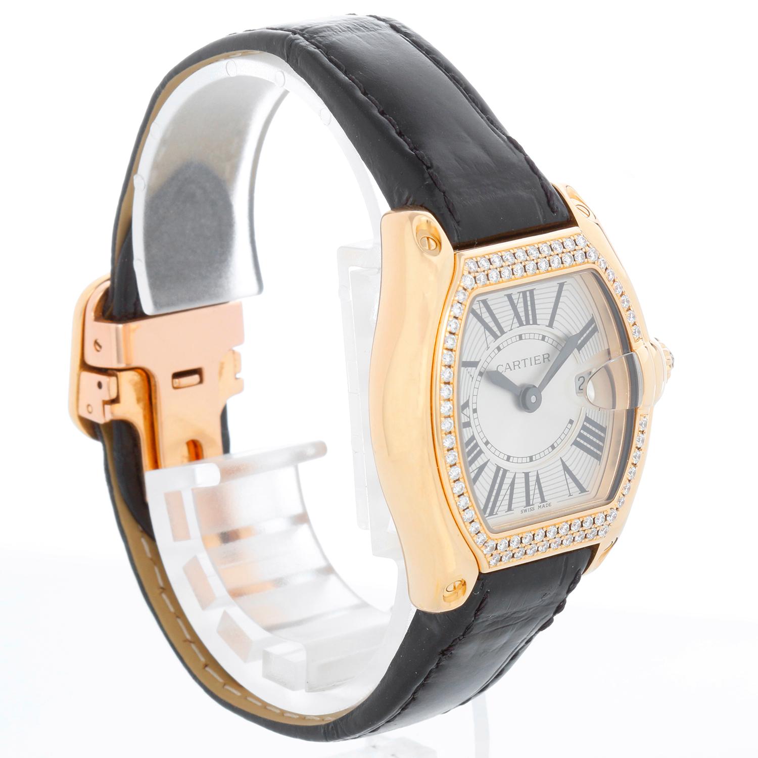 Cartier Roadster 18k Yellow Gold Quartz WE500160 2676 In Excellent Condition For Sale In Dallas, TX